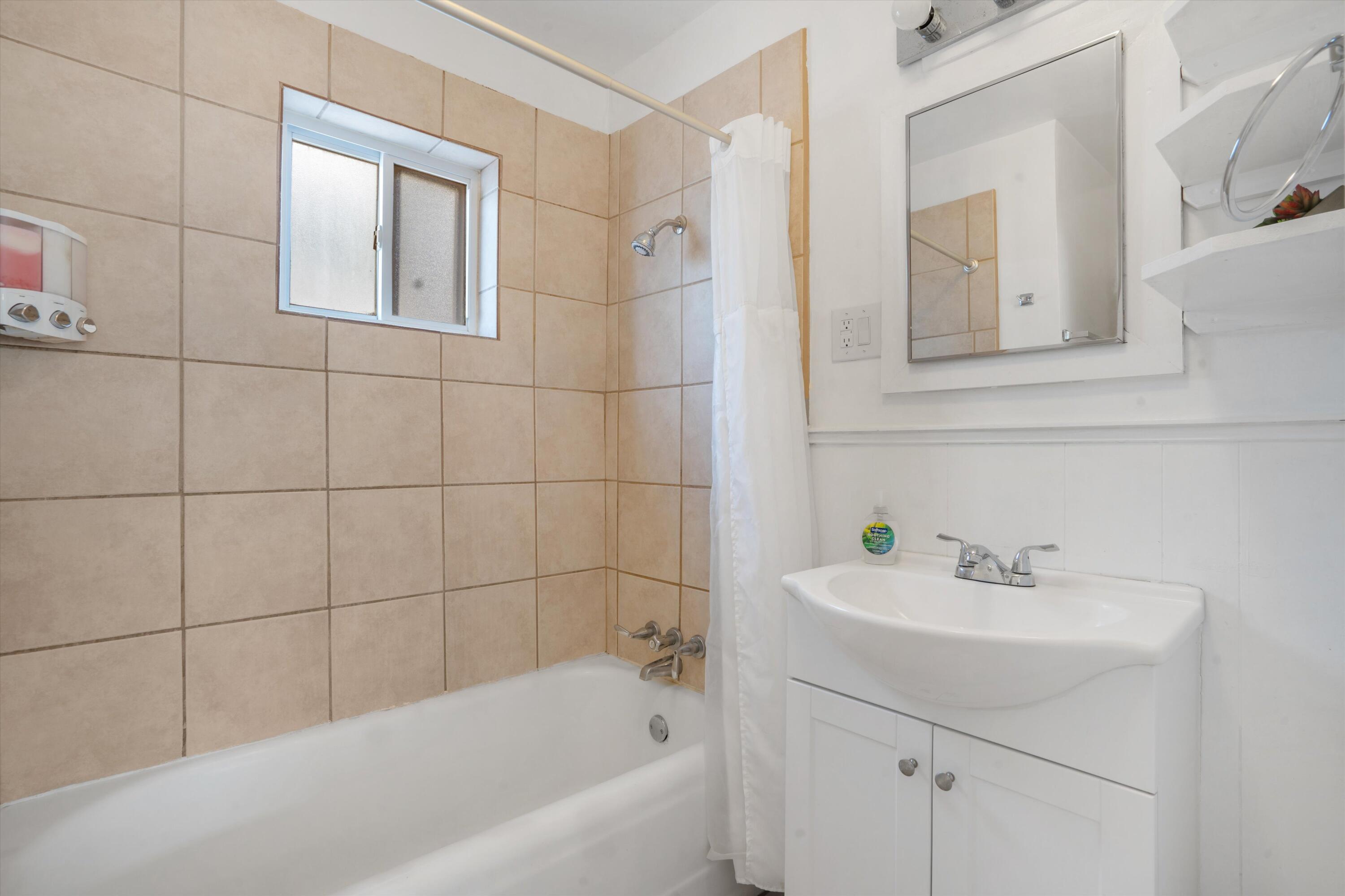 322 PRINCETON Drive SE