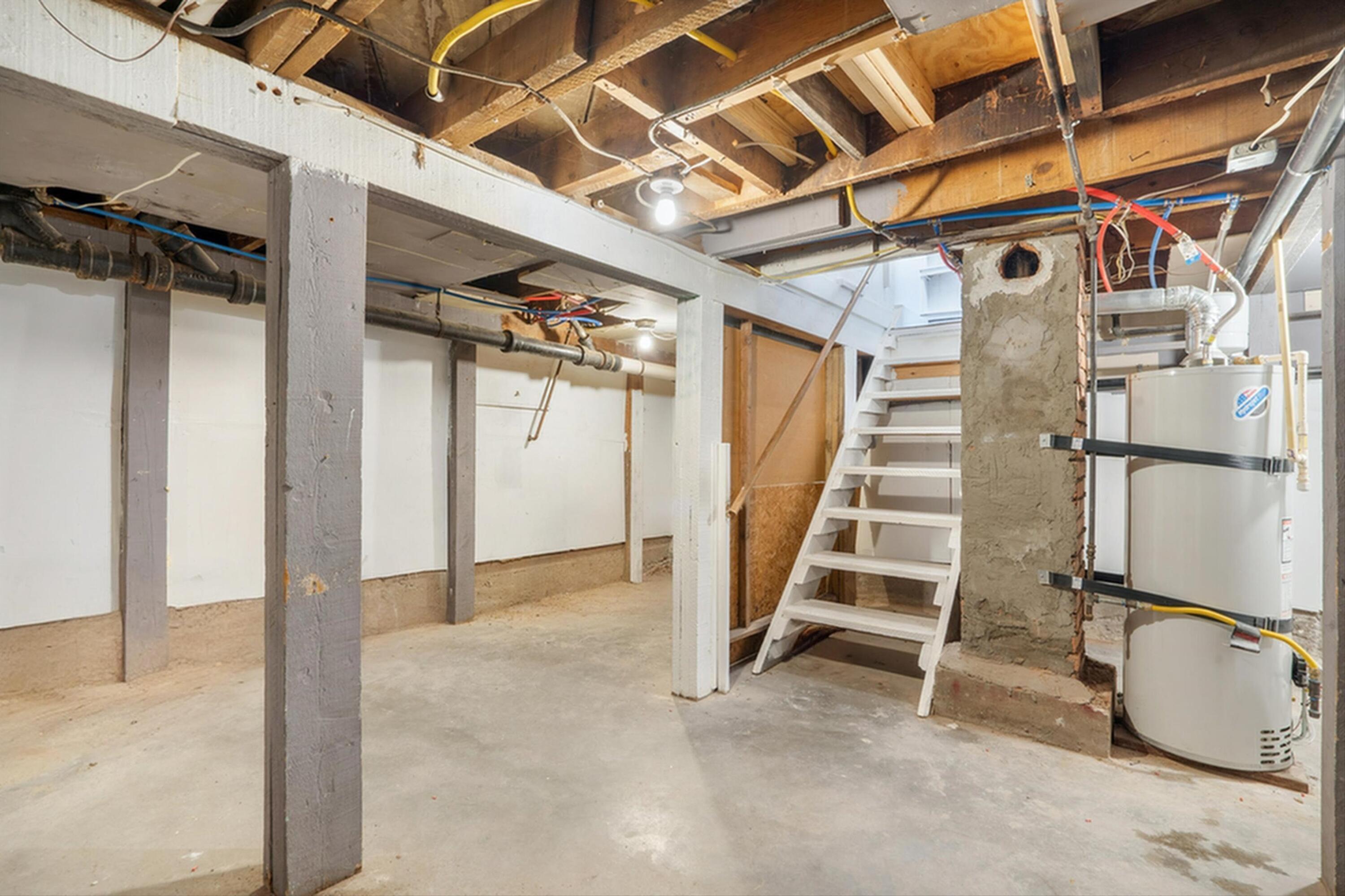 322 PRINCETON Drive SE