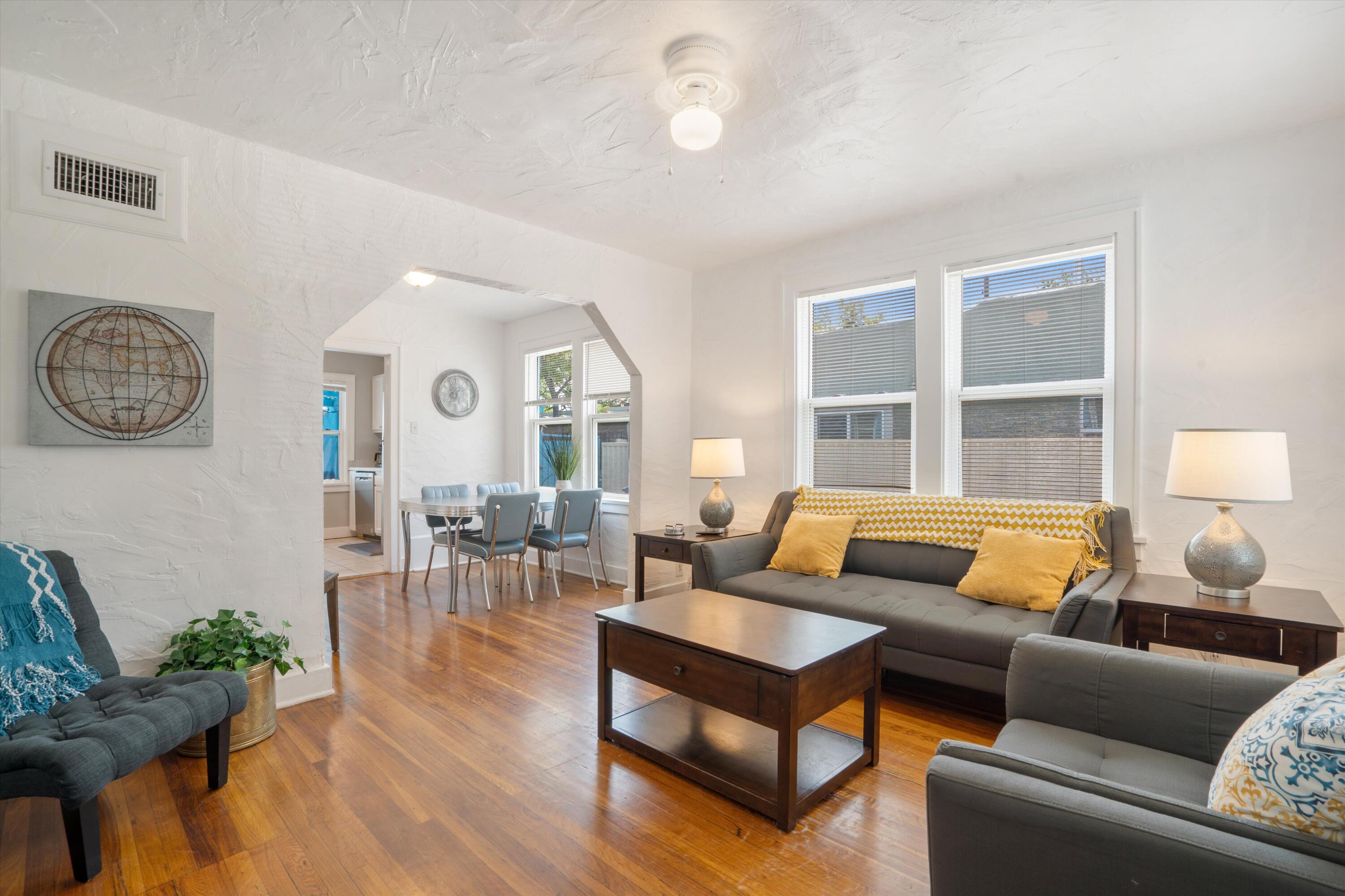 322 PRINCETON Drive SE