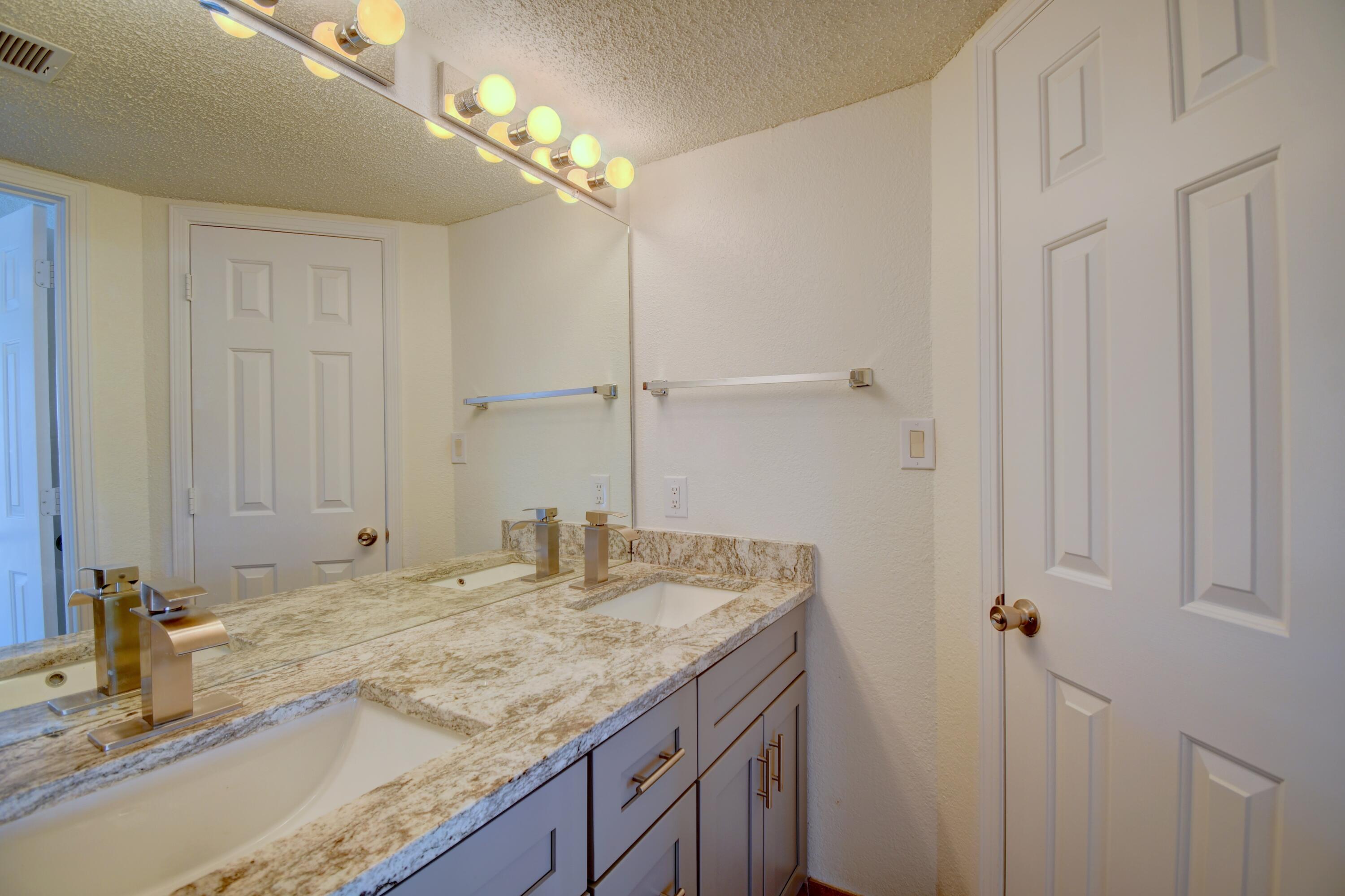 7311 GRANGE Avenue NW