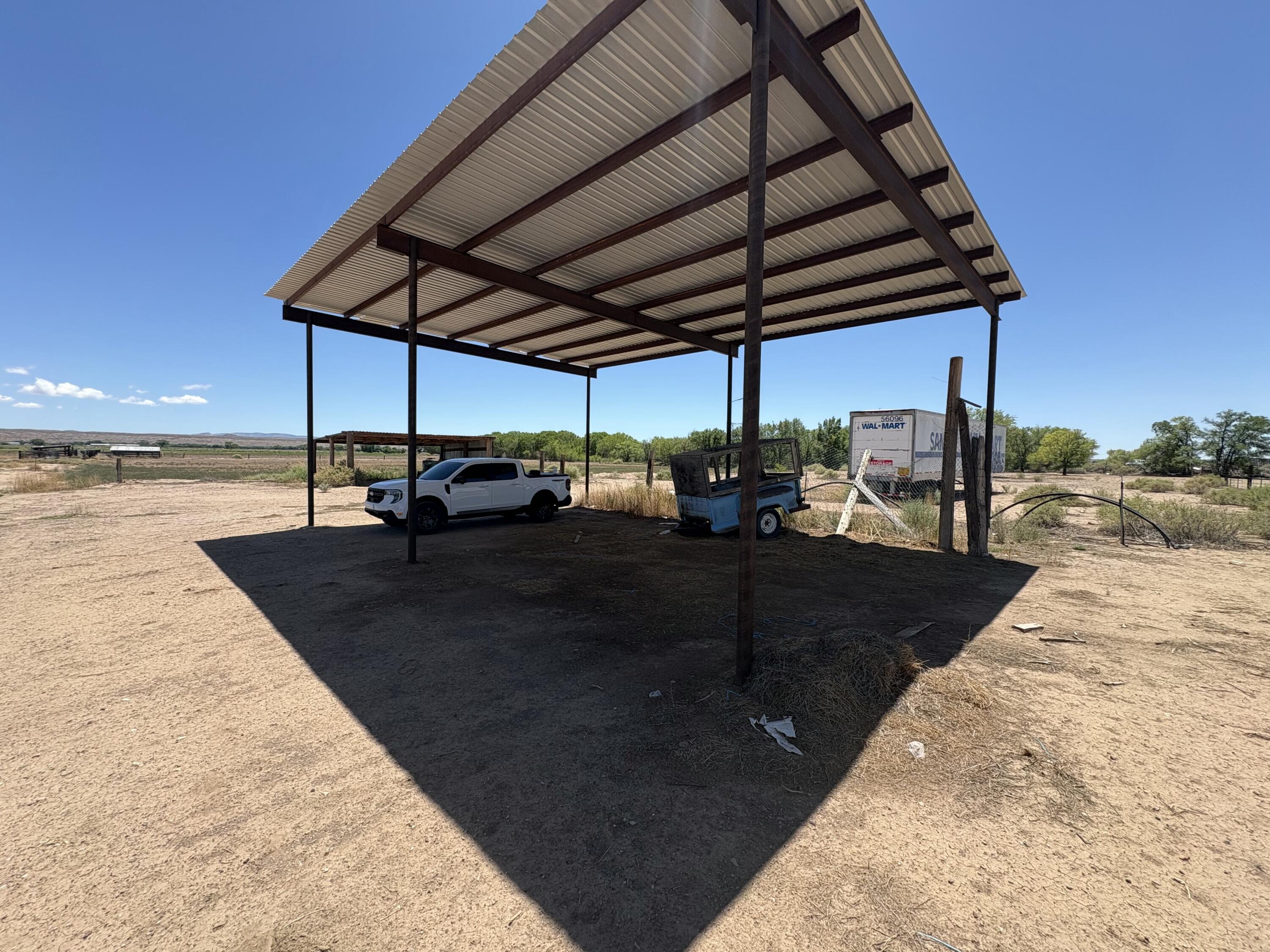 5 acres, Valley Loop