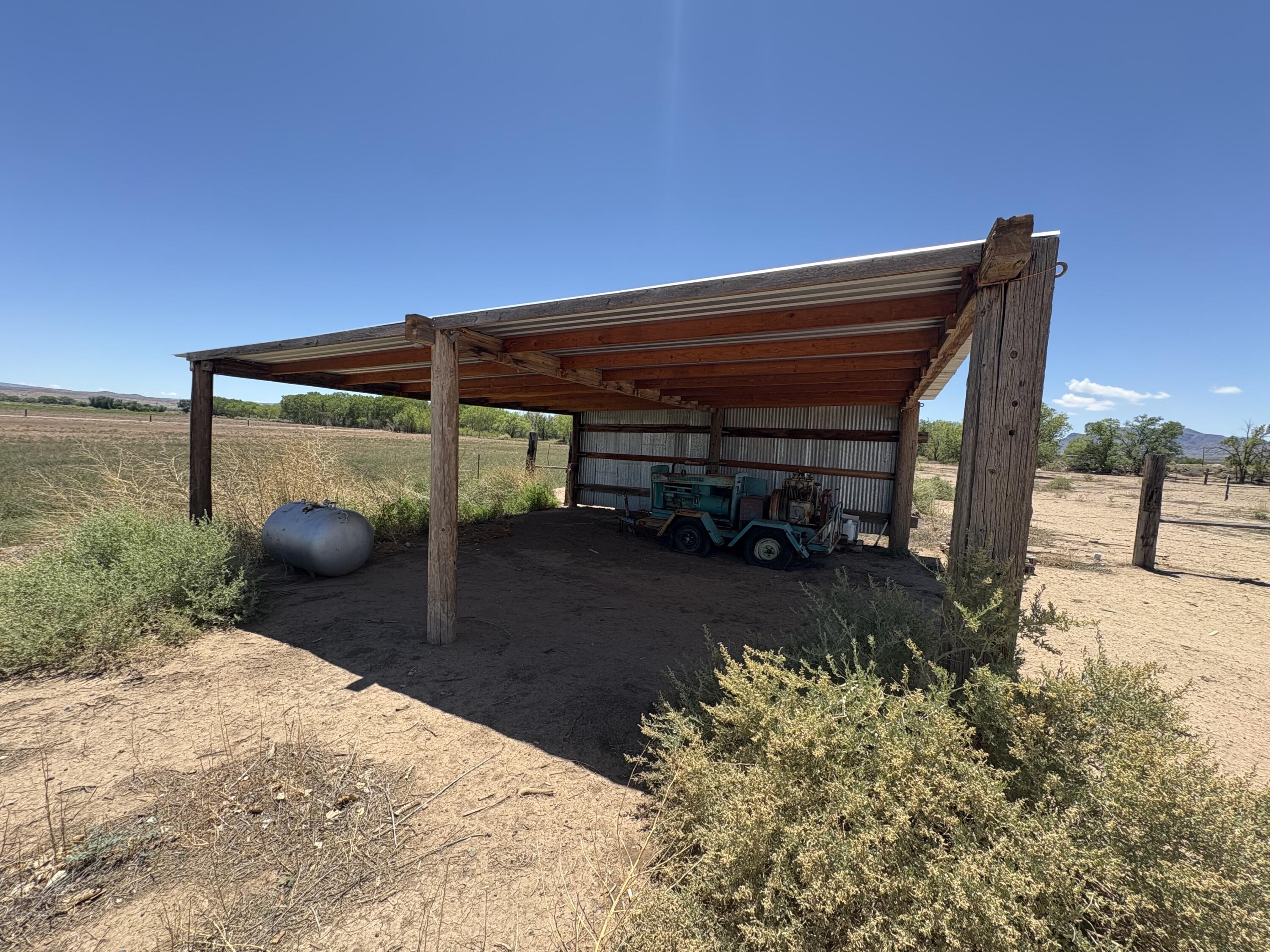 5 acres, Valley Loop