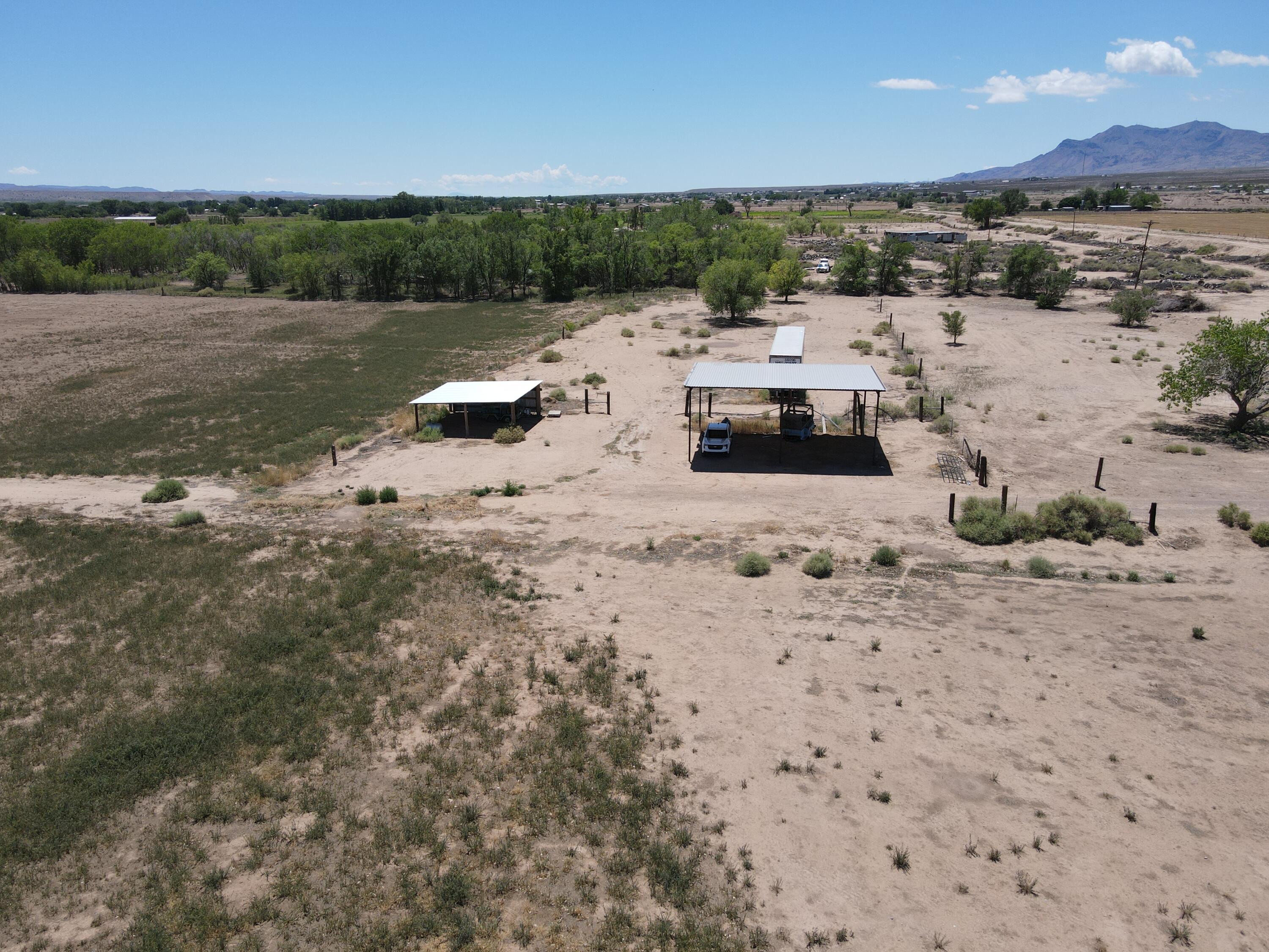 5 acres, Valley Loop