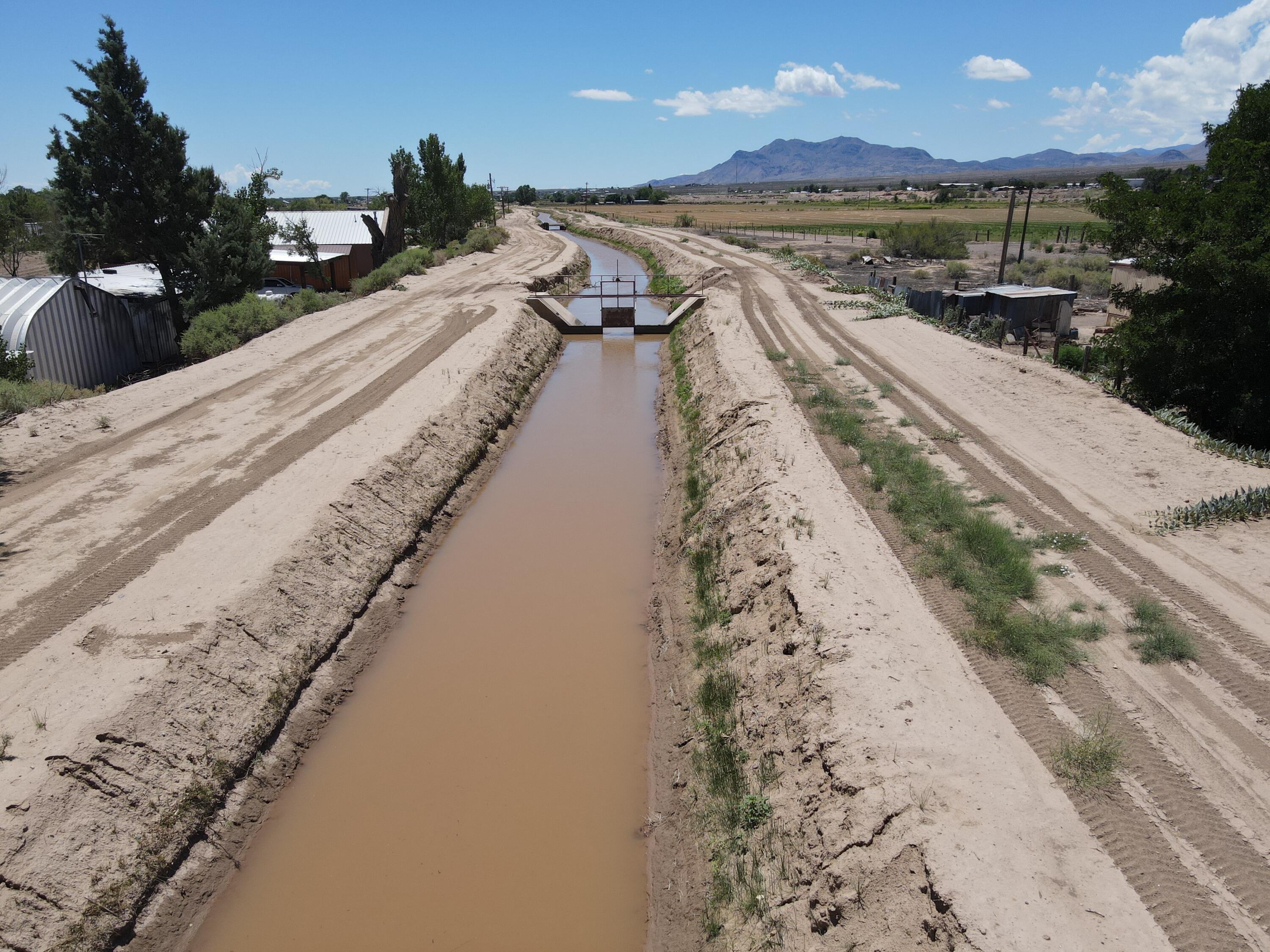 5 acres, Valley Loop