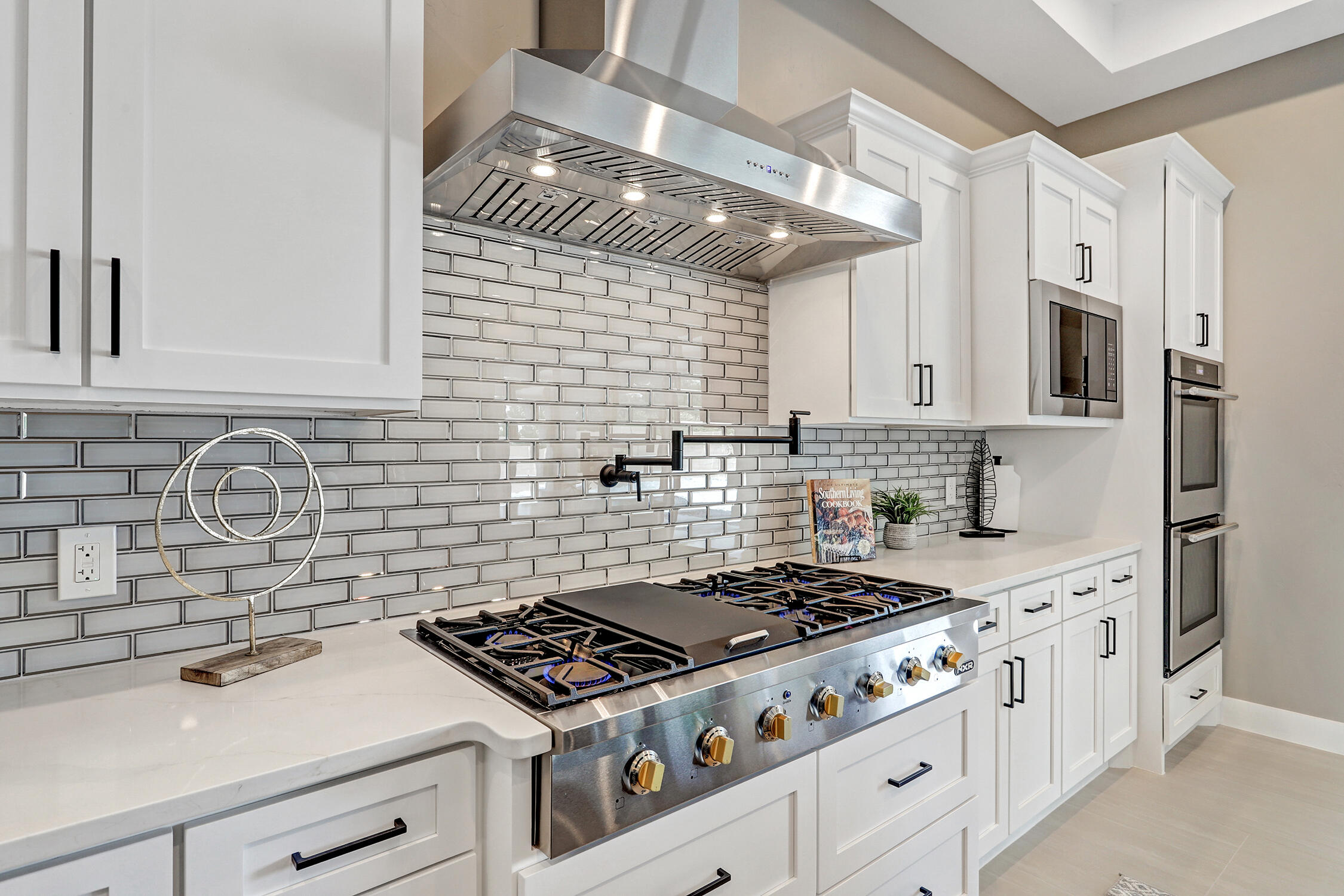 6605 Rim Rock Circle NW