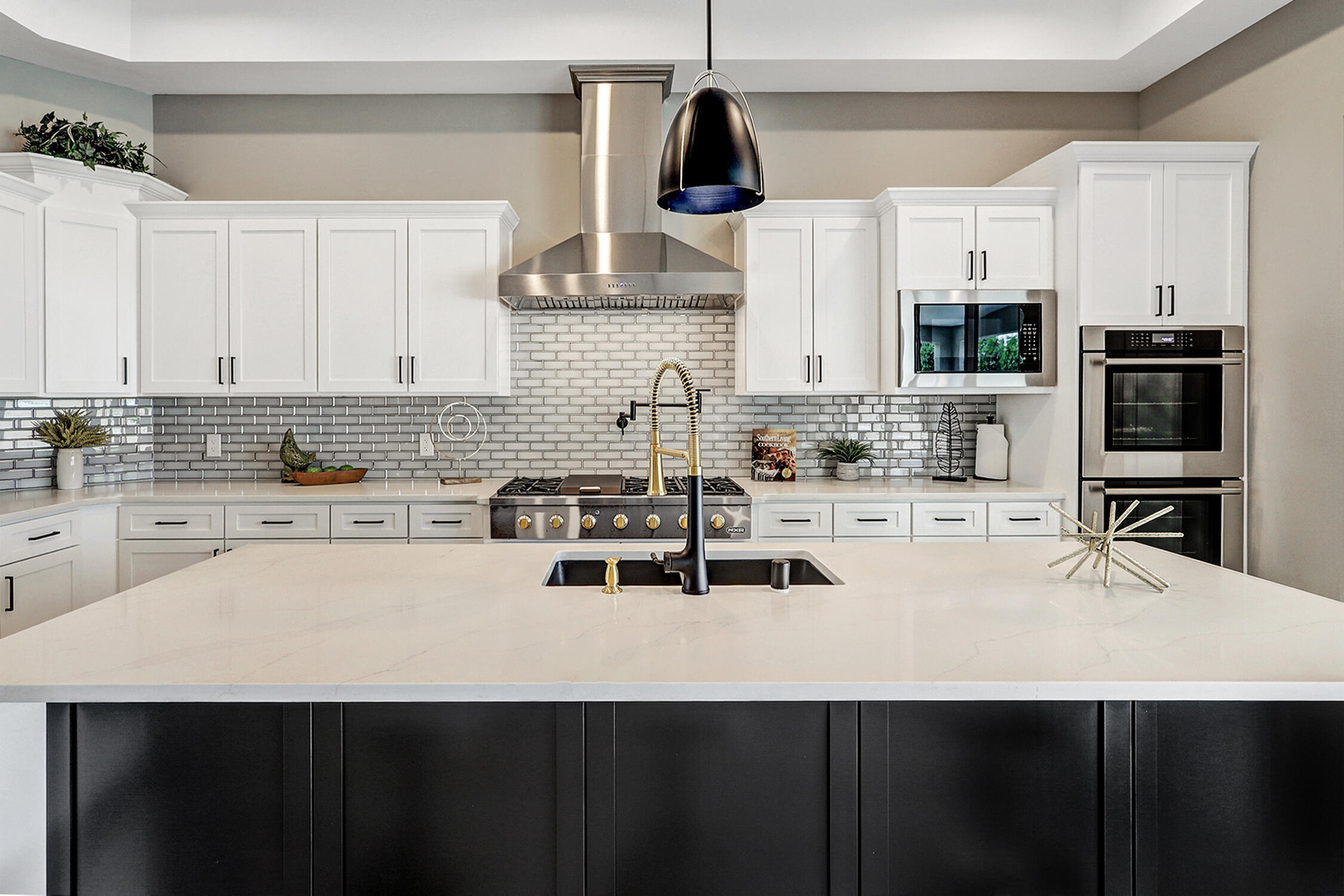 6605 Rim Rock Circle NW