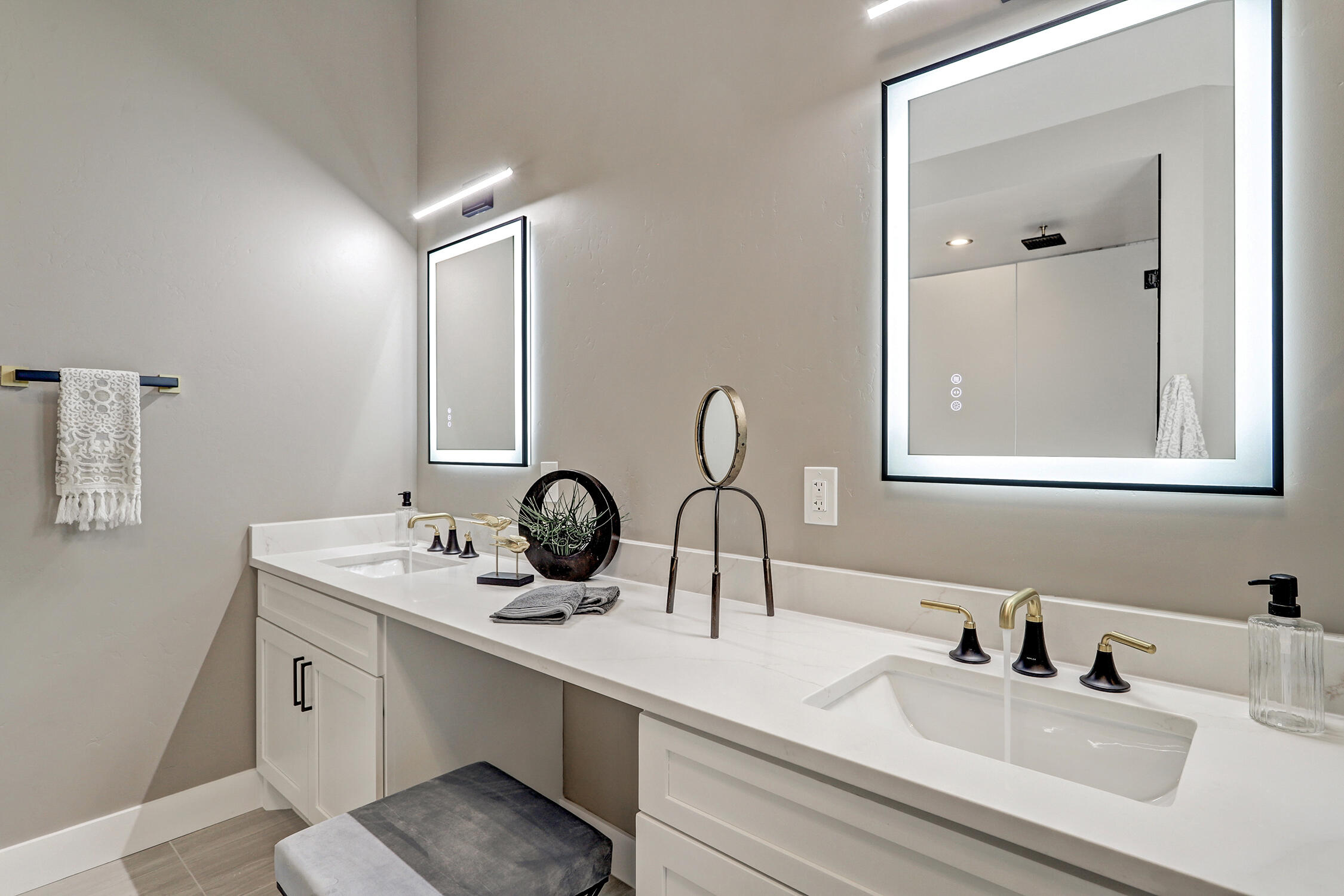 6605 Rim Rock Circle NW