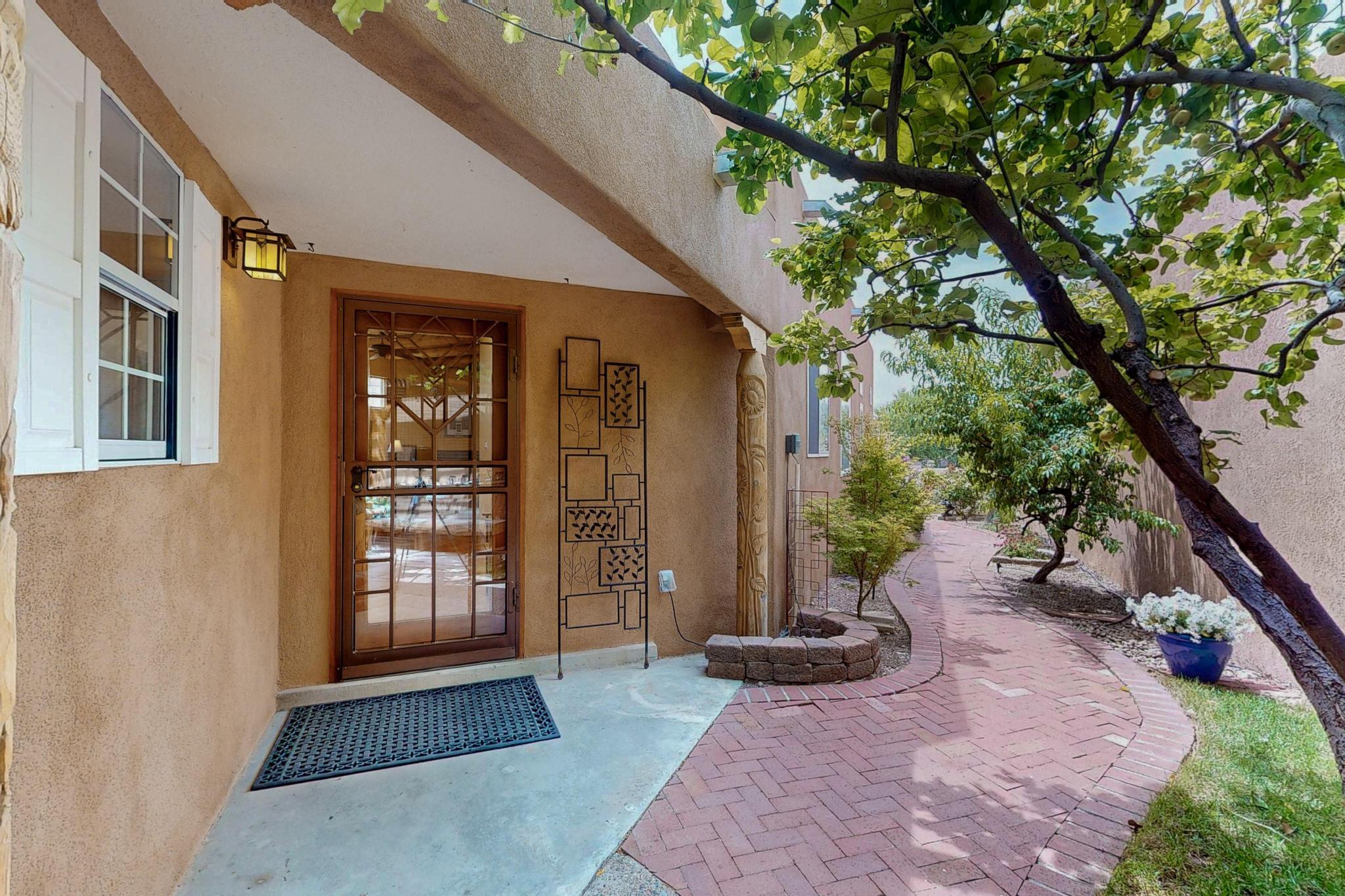 5704 PEPPERTREE Place NE