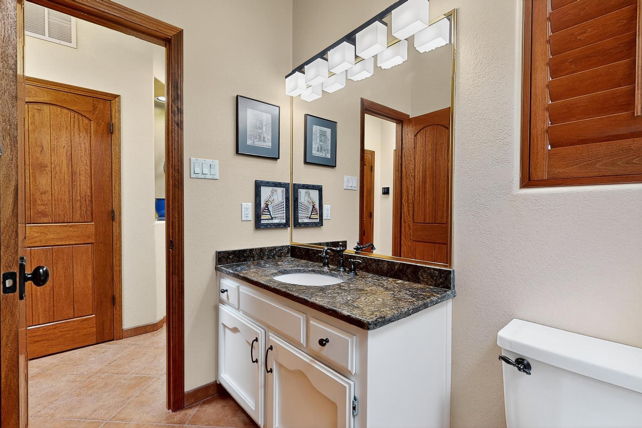 5704 PEPPERTREE Place NE