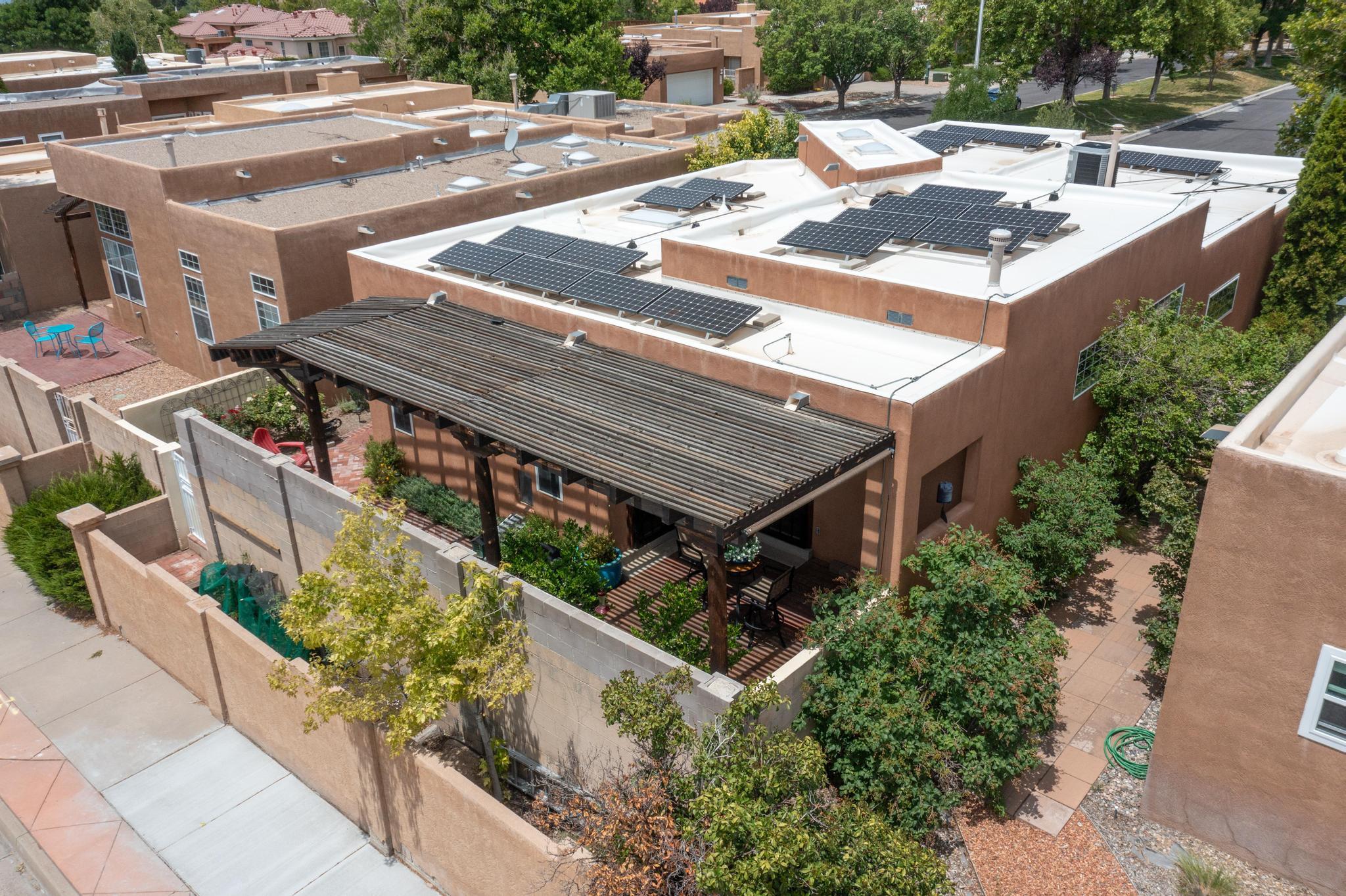 5704 PEPPERTREE Place NE