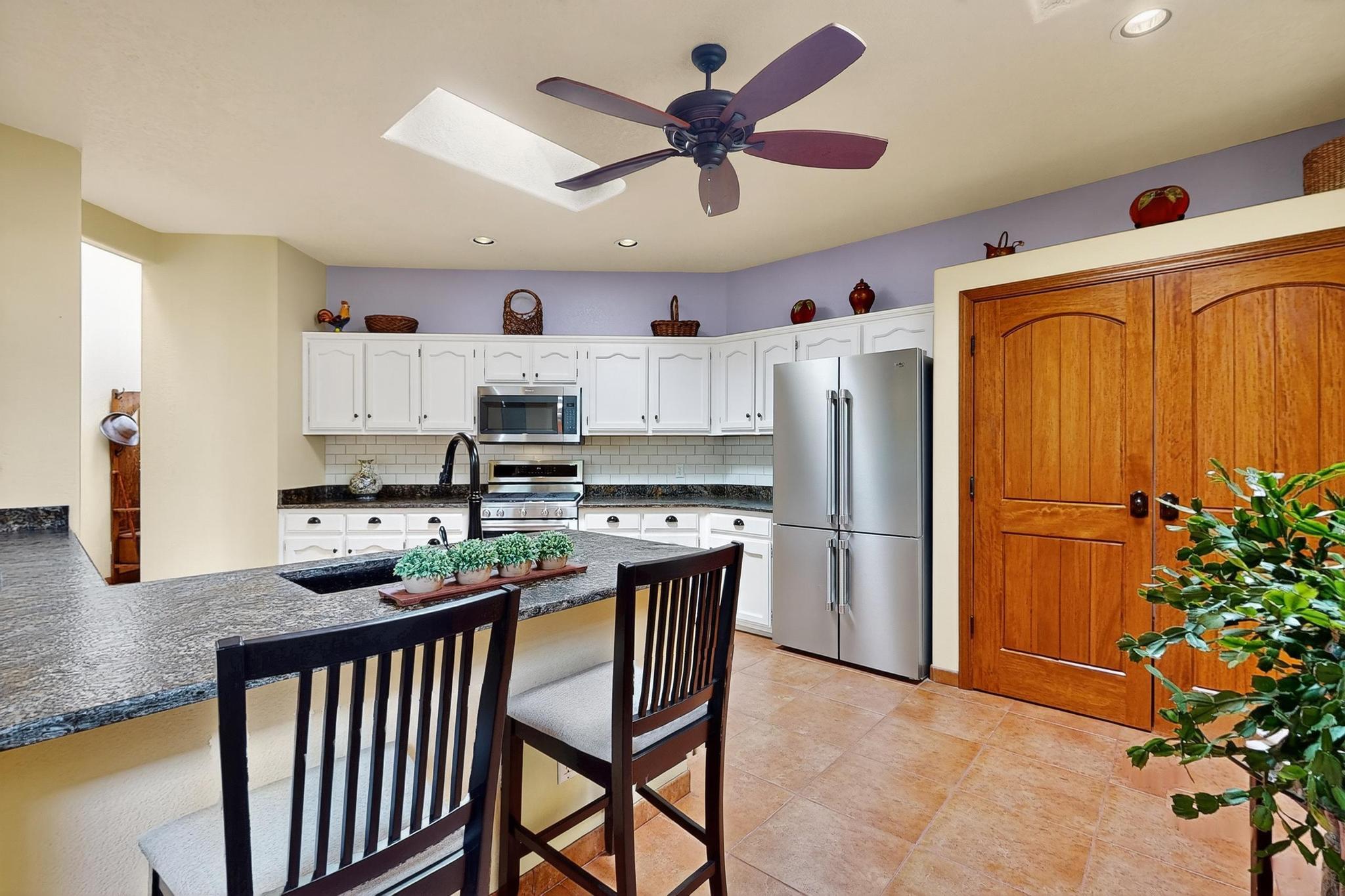 5704 PEPPERTREE Place NE