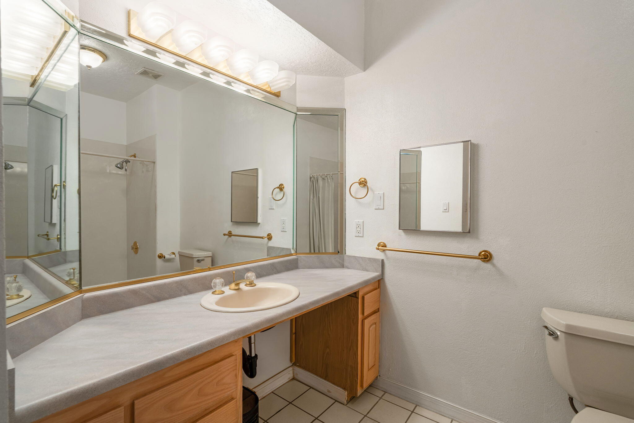 12405 ROYAL OAK Court NE