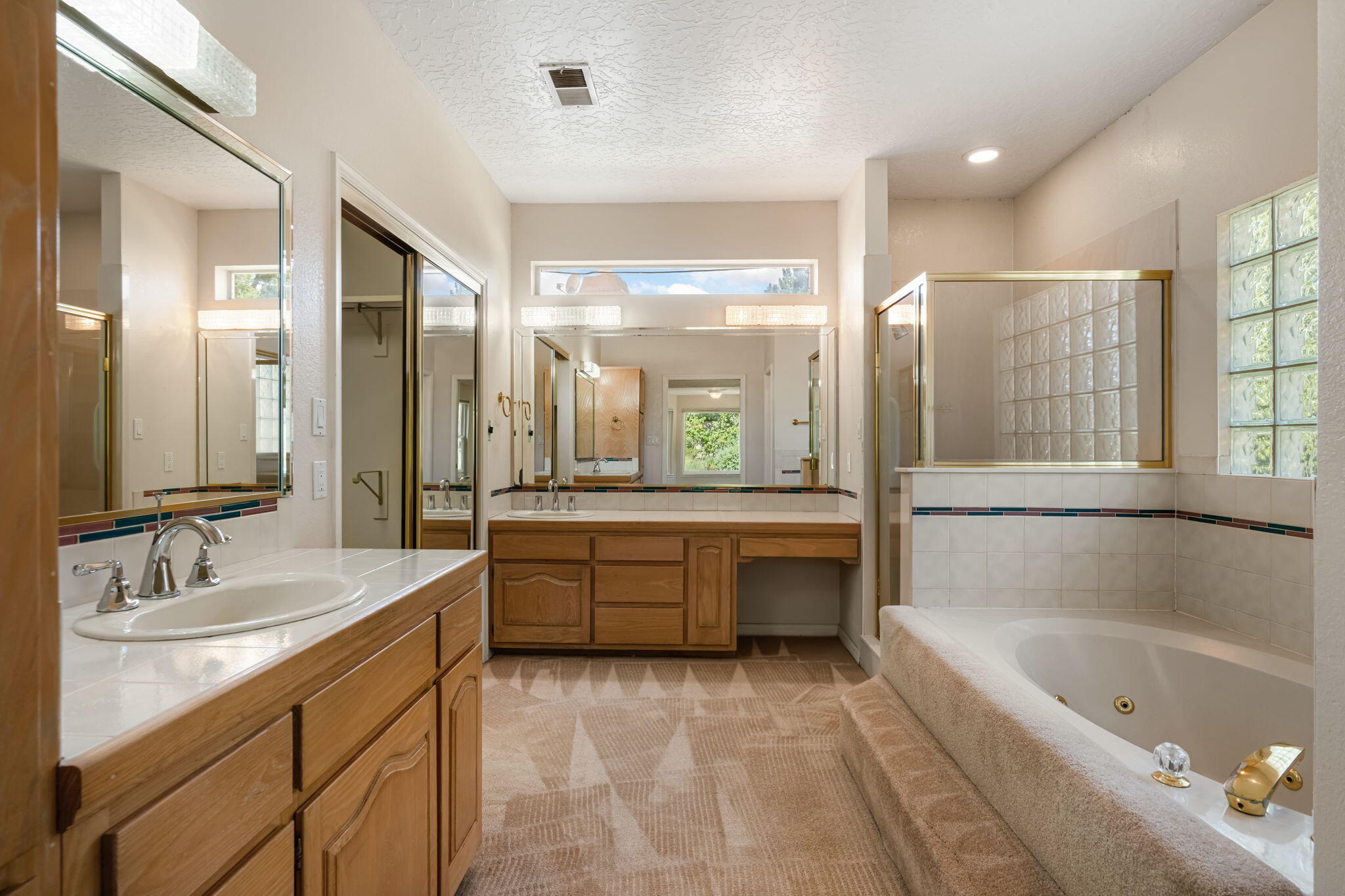 12405 ROYAL OAK Court NE