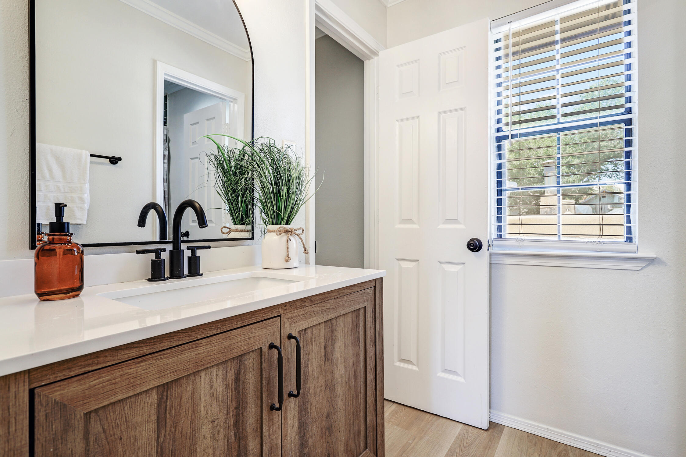 1105 ORCHARD Place NW