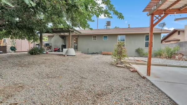 5404 TERRITORIAL Road NW