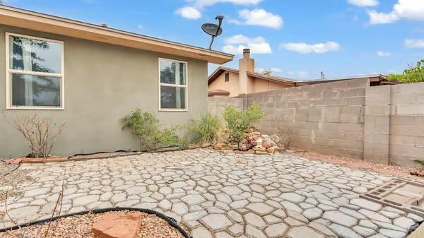 5404 TERRITORIAL Road NW