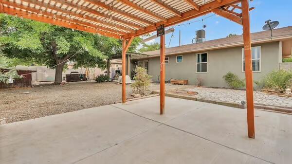 5404 TERRITORIAL Road NW