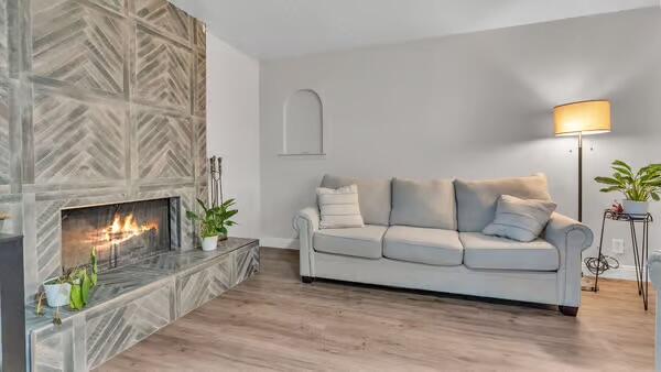 5404 TERRITORIAL Road NW