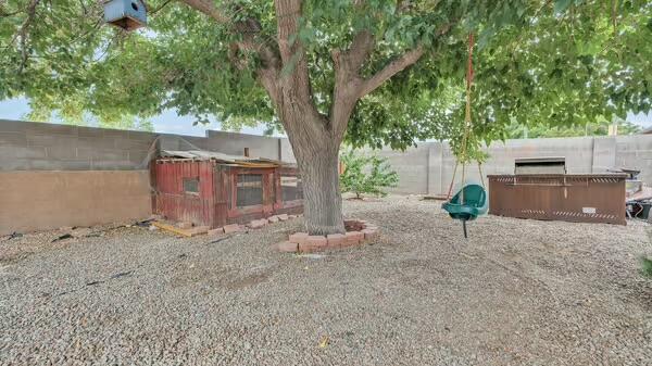 5404 TERRITORIAL Road NW