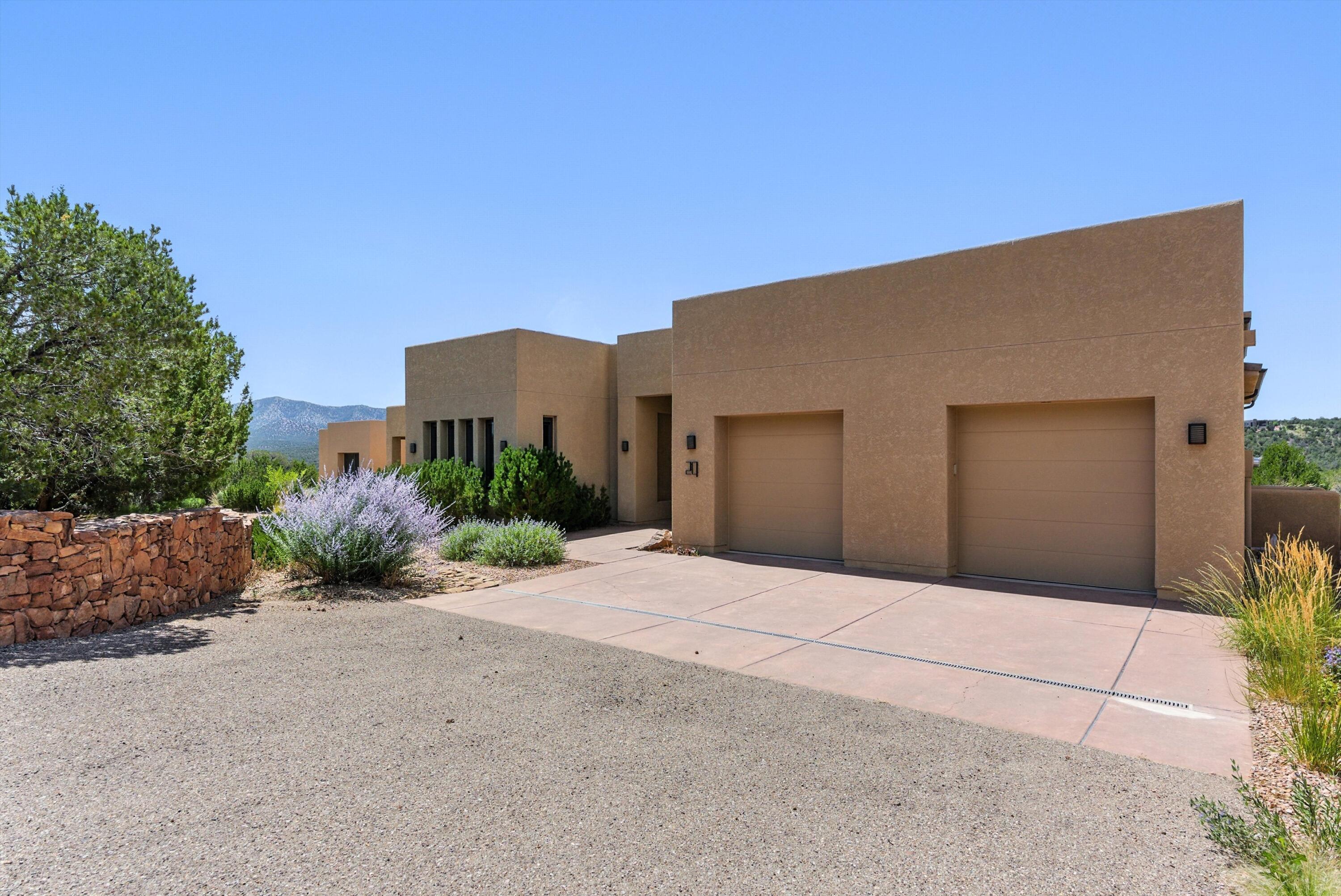 29 Hogan Ct Court