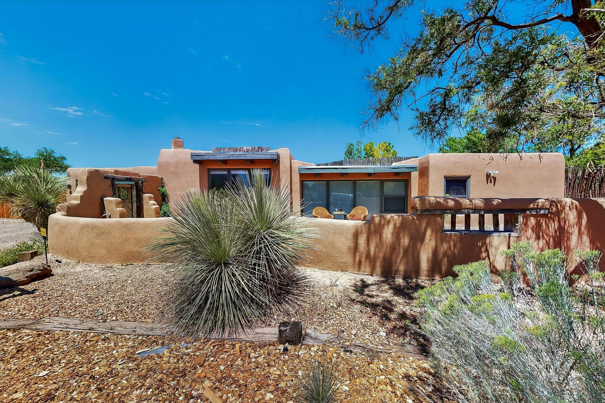 7425 QUEBRADA Place NE