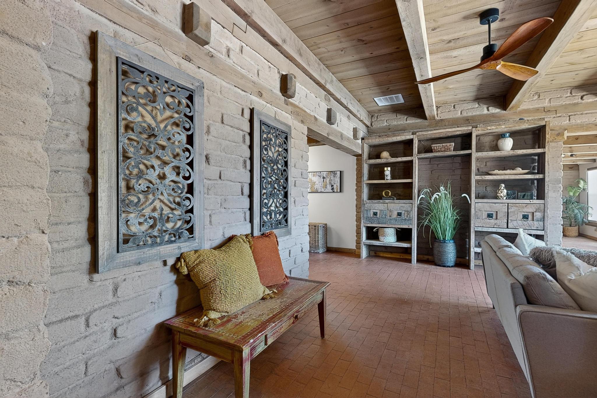 7425 QUEBRADA Place NE