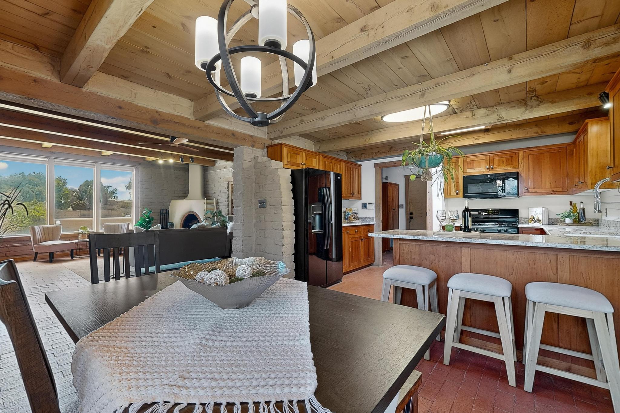 7425 QUEBRADA Place NE