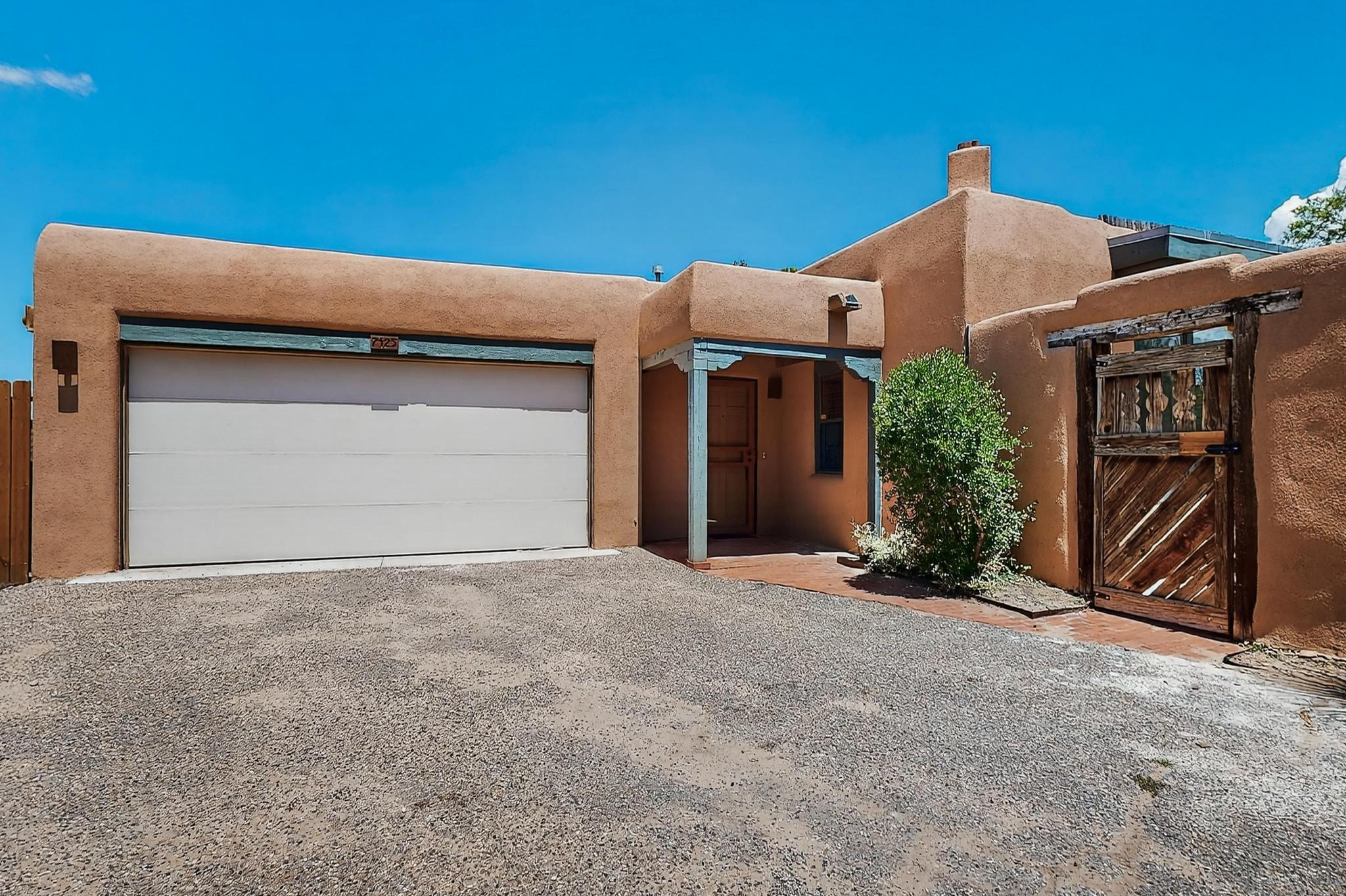 7425 QUEBRADA Place NE