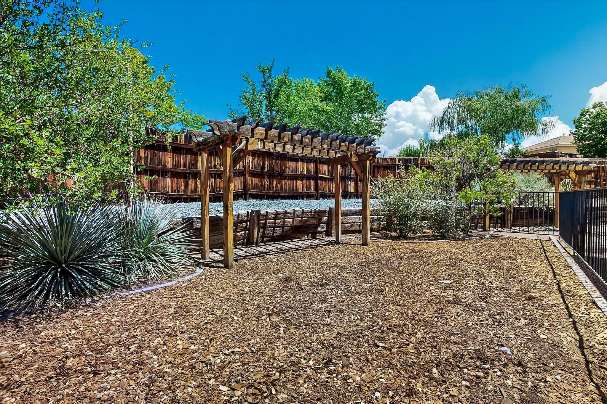 7425 QUEBRADA Place NE