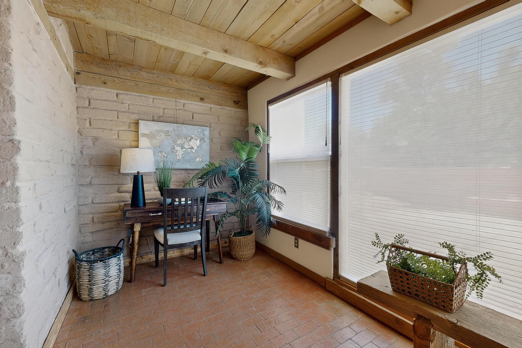 7425 QUEBRADA Place NE