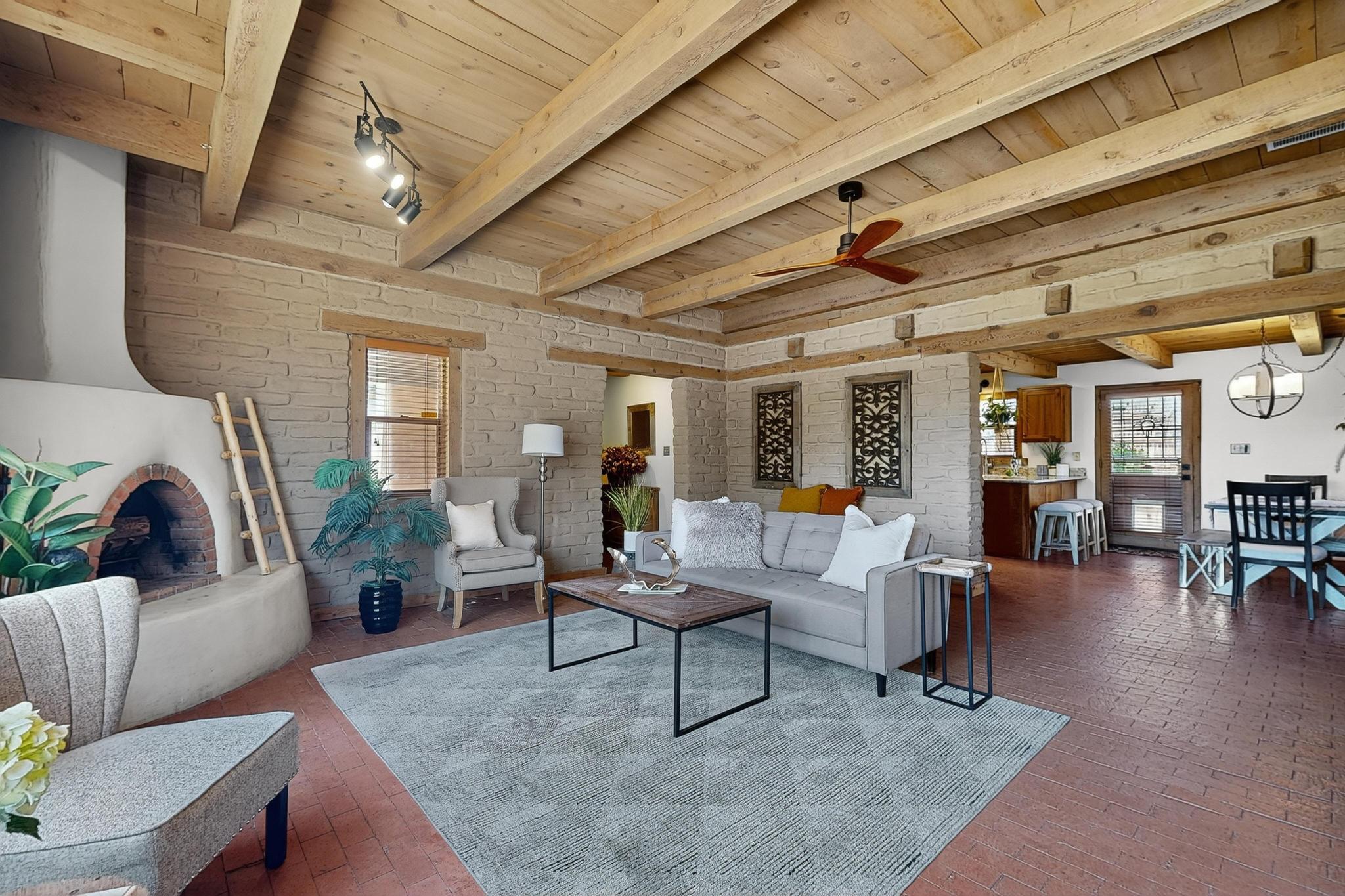 7425 QUEBRADA Place NE