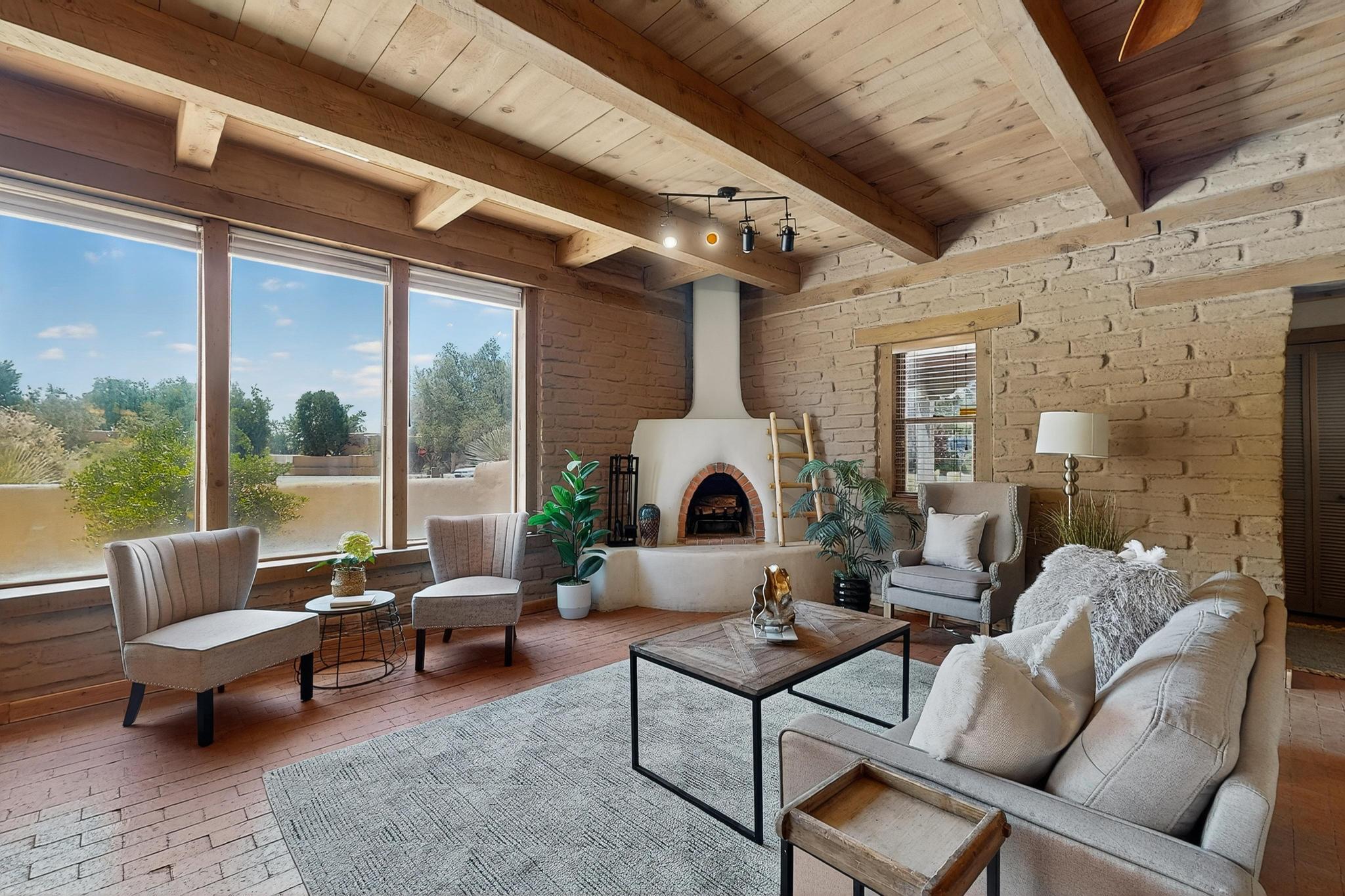 7425 QUEBRADA Place NE