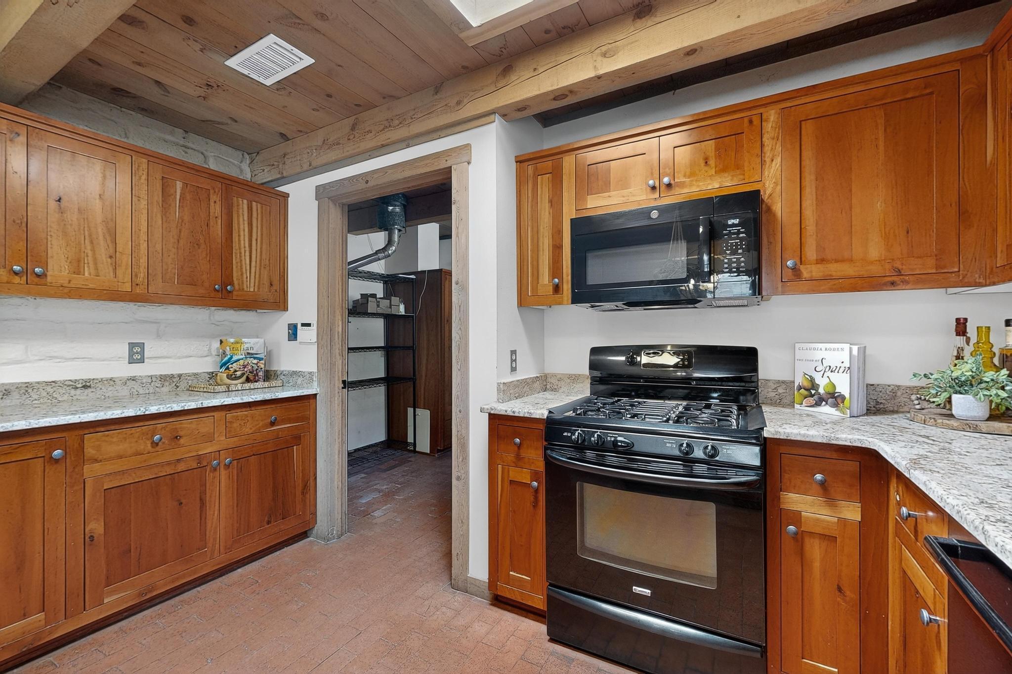 7425 QUEBRADA Place NE