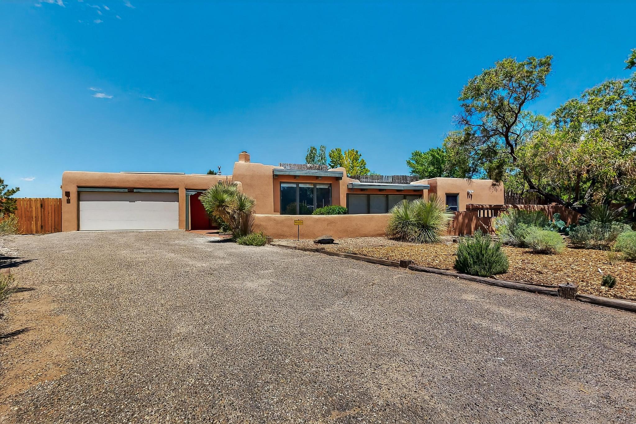 7425 QUEBRADA Place NE