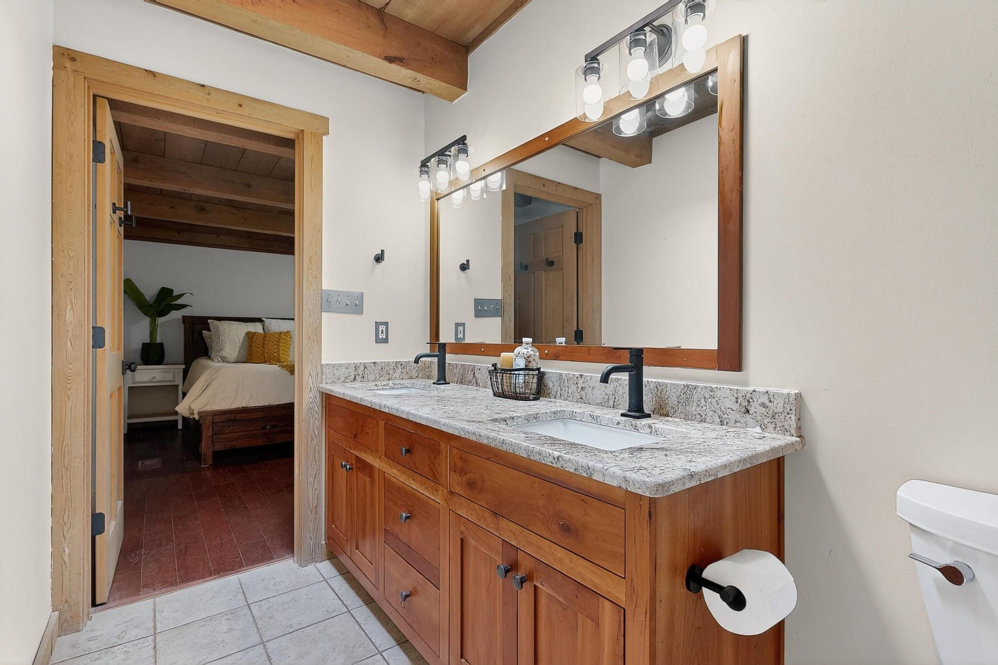 7425 QUEBRADA Place NE