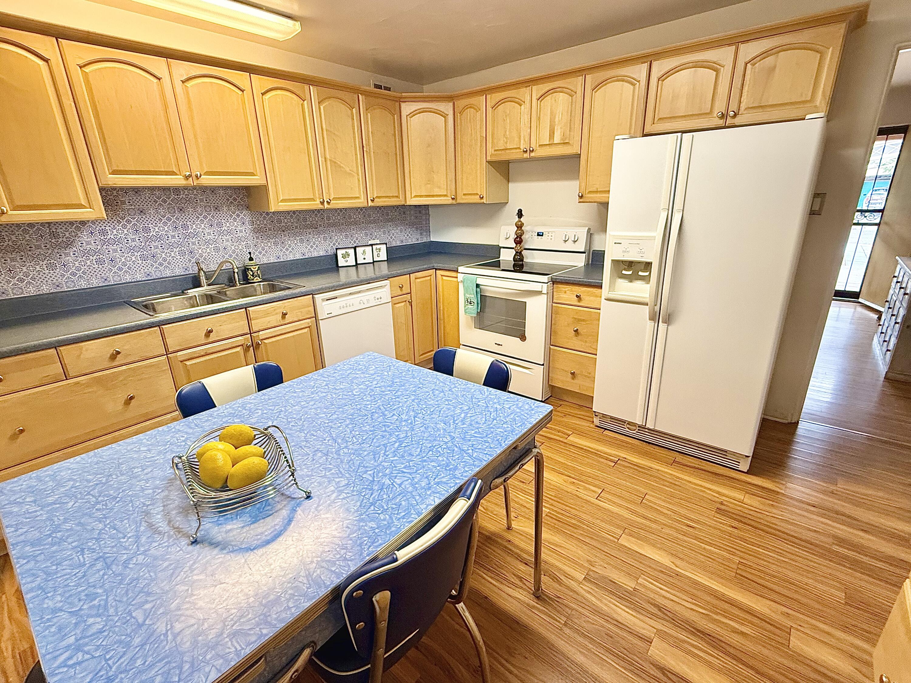 1512 Bryn Mawr Drive NE