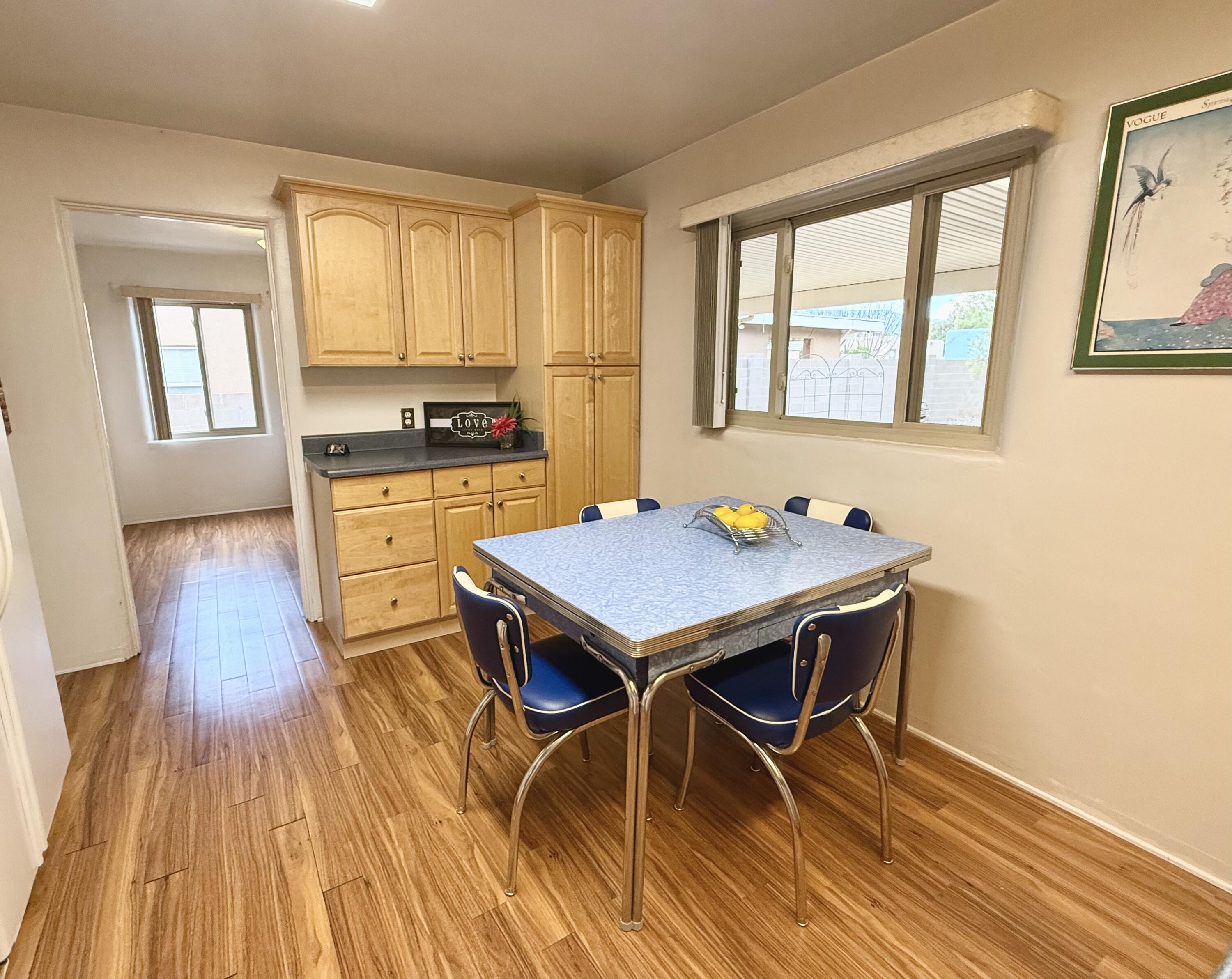 1512 Bryn Mawr Drive NE