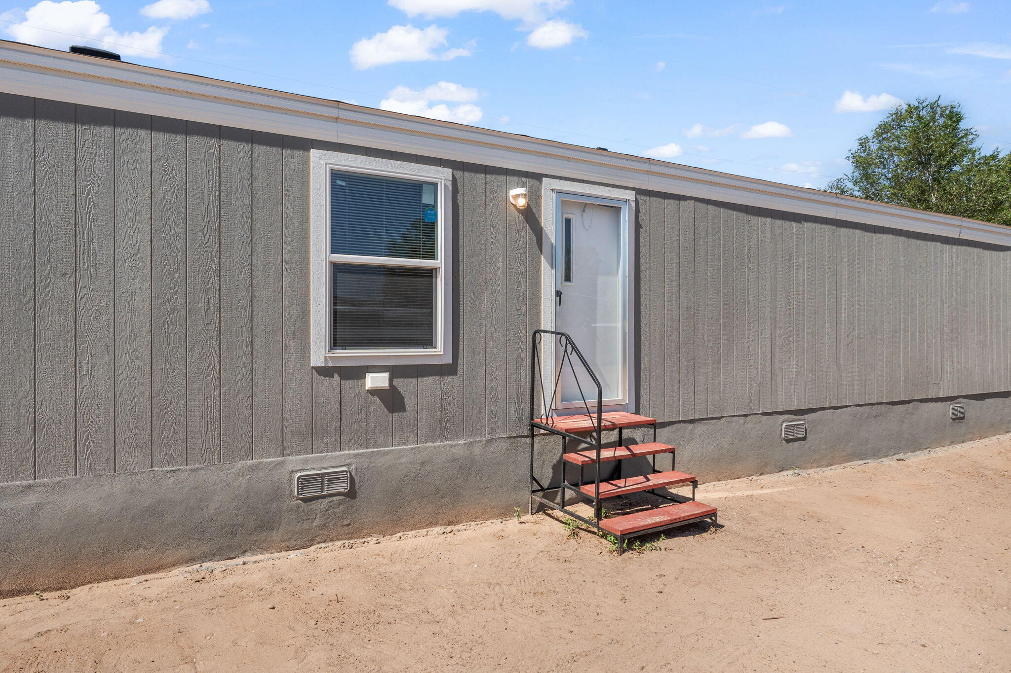 5227 Cerritos Avenue