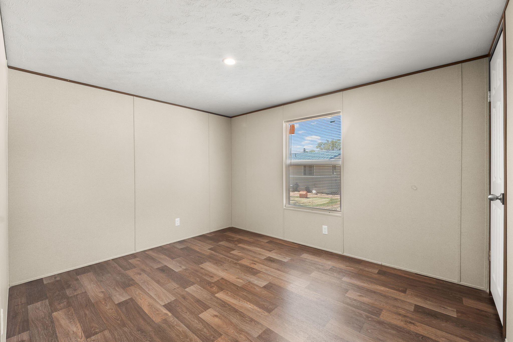 5227 Cerritos Avenue