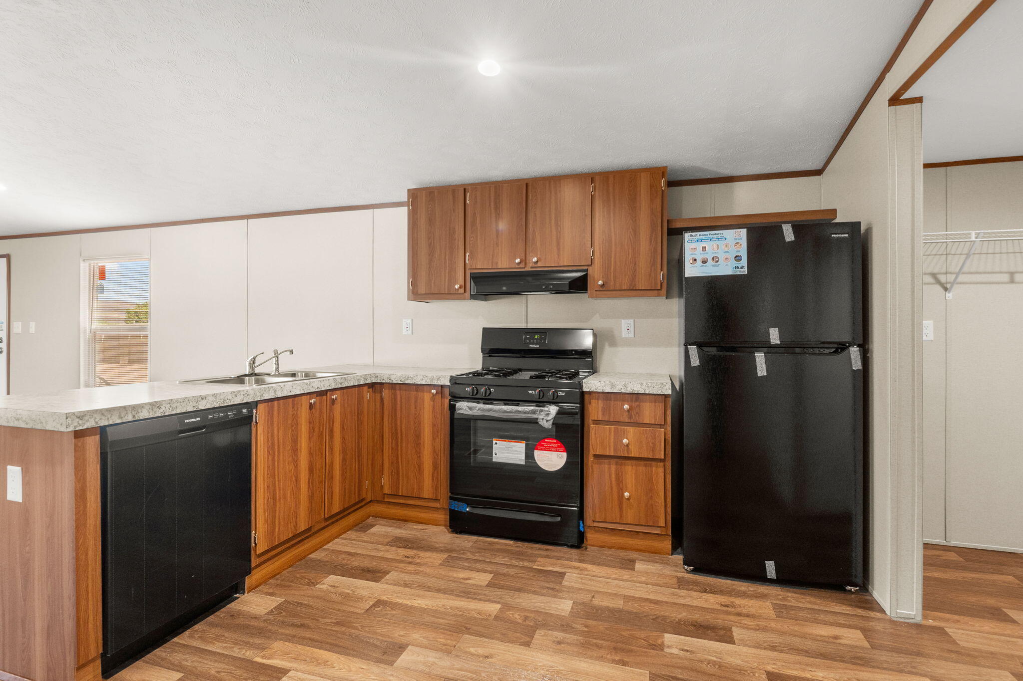 5227 Cerritos Avenue