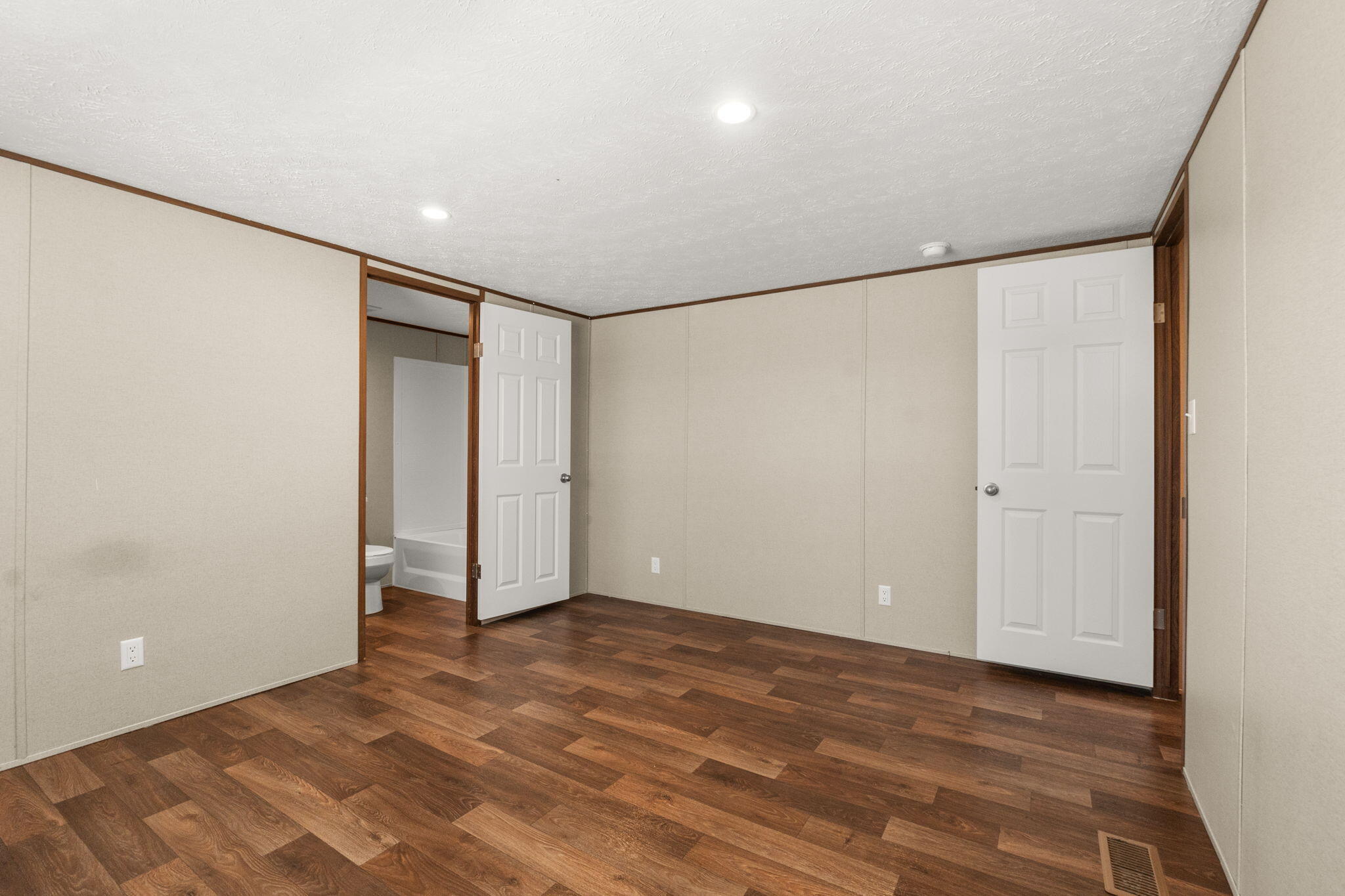 5227 Cerritos Avenue