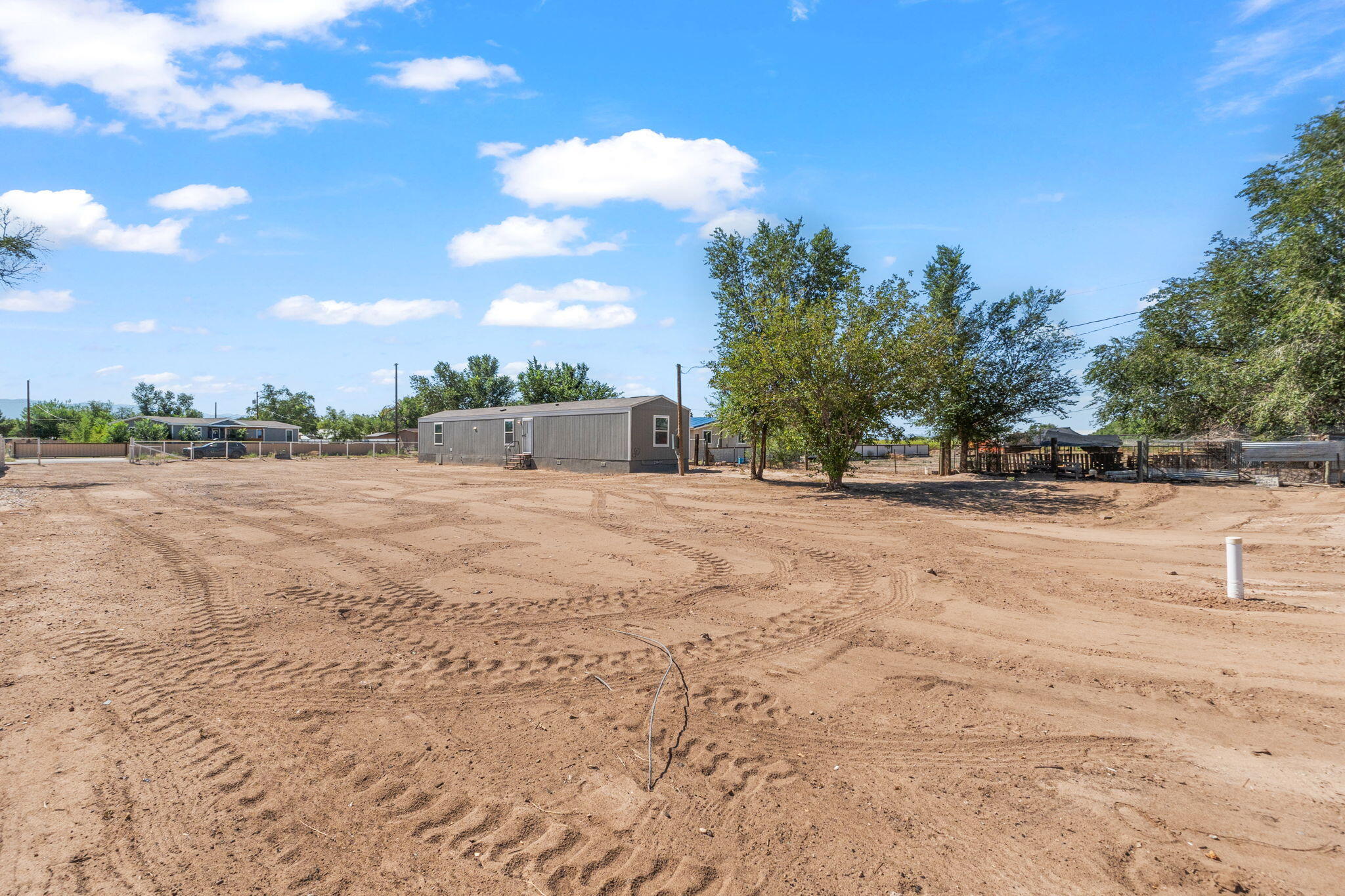 5227 Cerritos Avenue