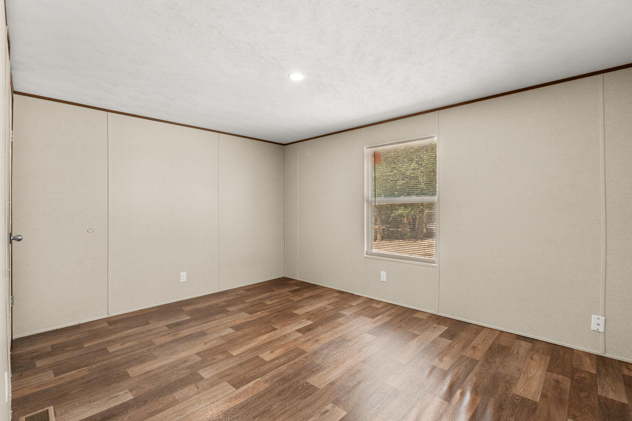 5227 Cerritos Avenue