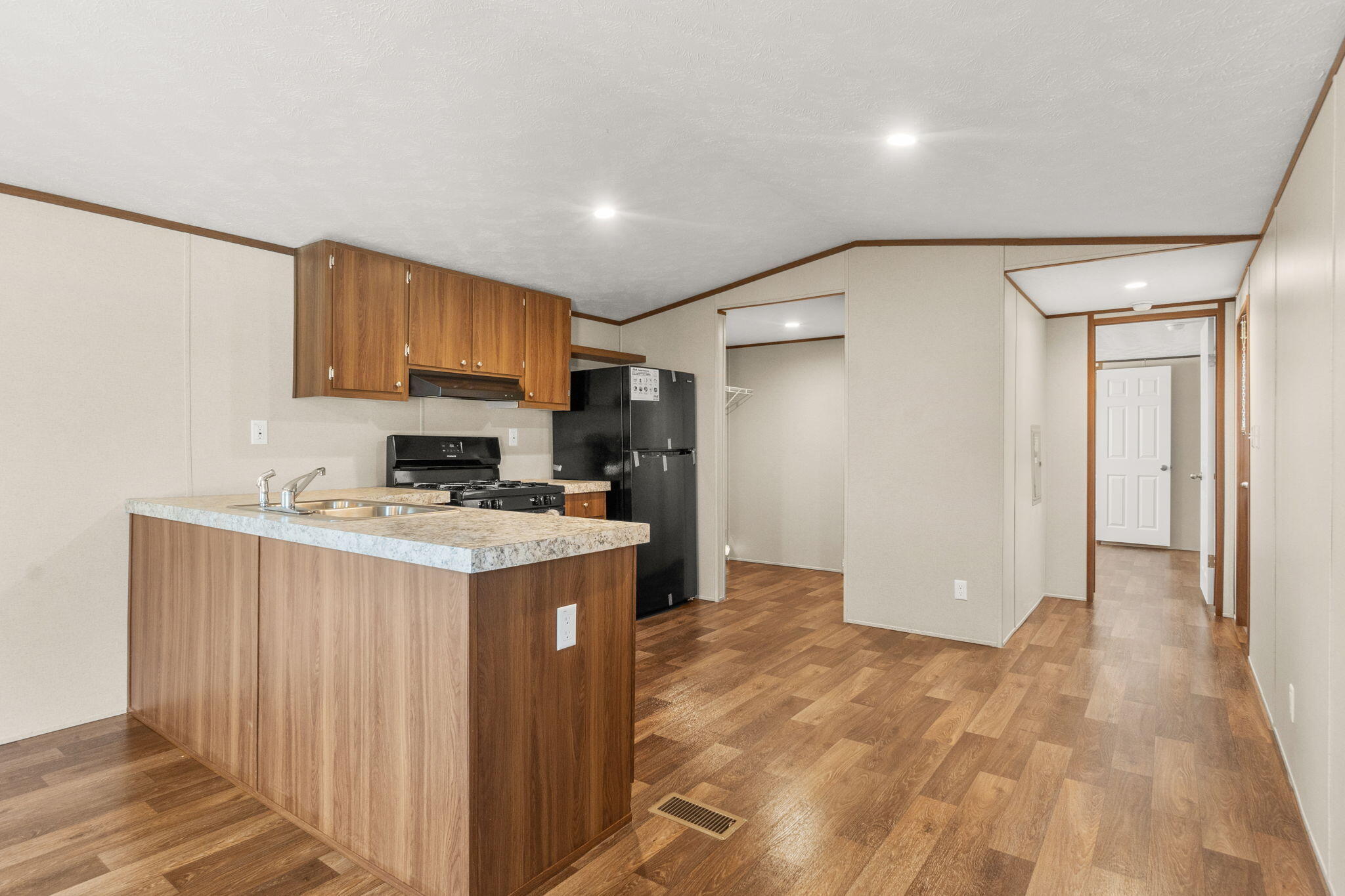 5227 Cerritos Avenue