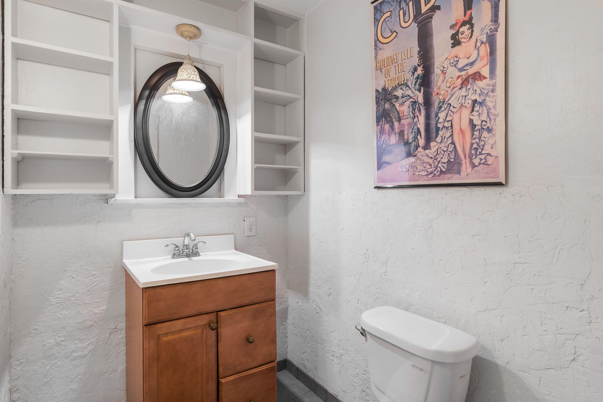 615 Los Arboles Avenue NW