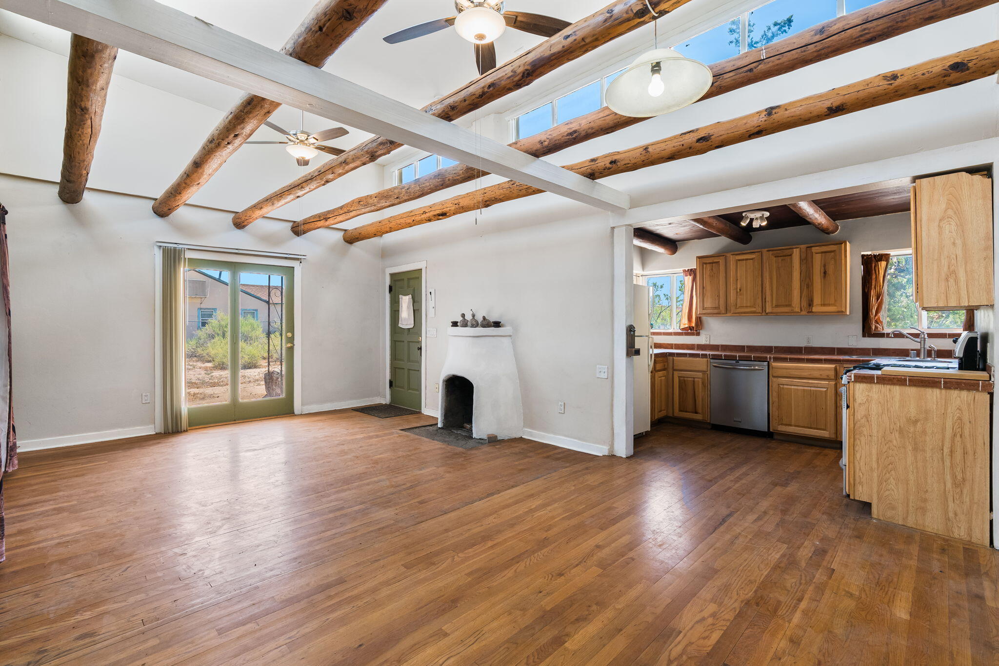 615 Los Arboles Avenue NW