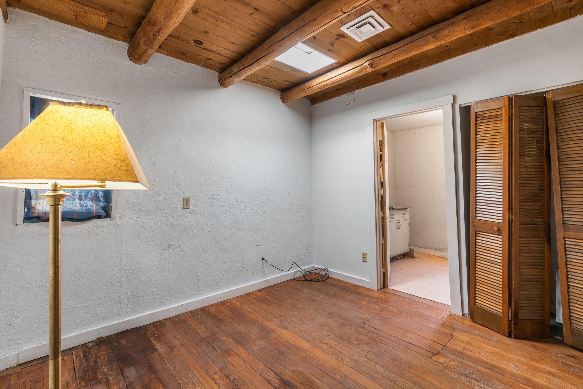 615 Los Arboles Avenue NW