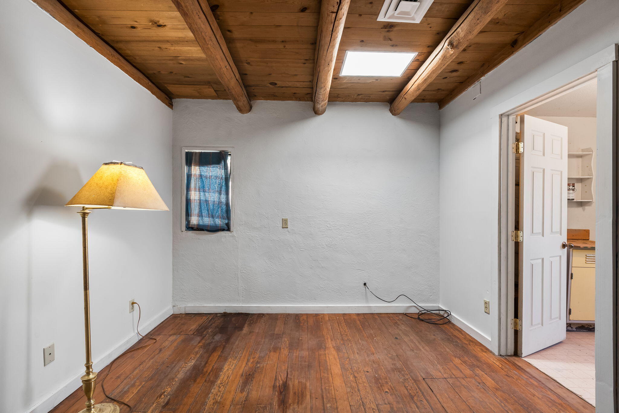 615 Los Arboles Avenue NW