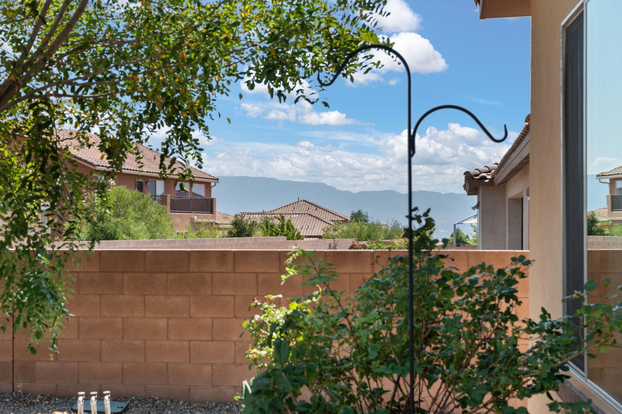 9113 Vista Bosquejo Road NW