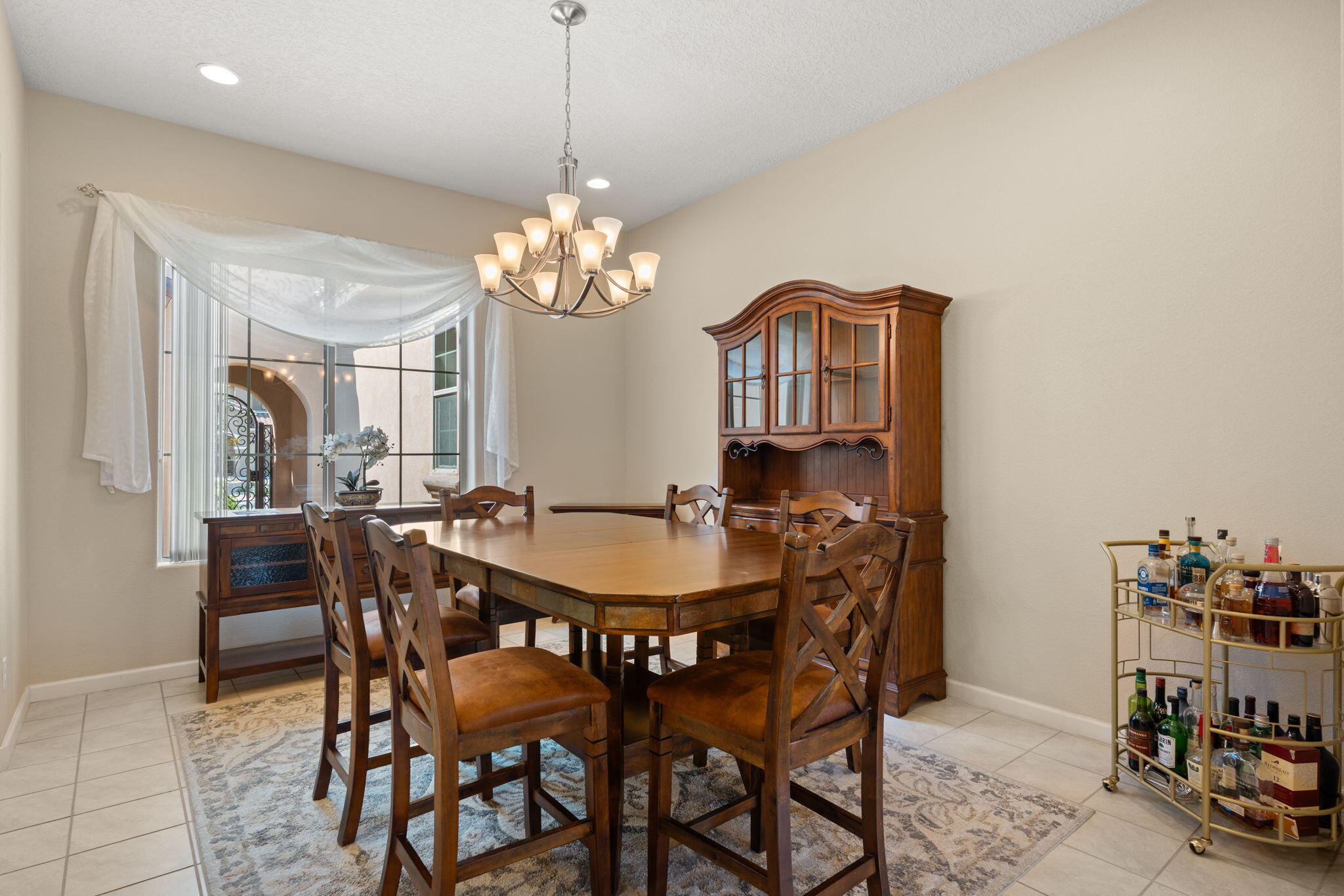 9113 Vista Bosquejo Road NW